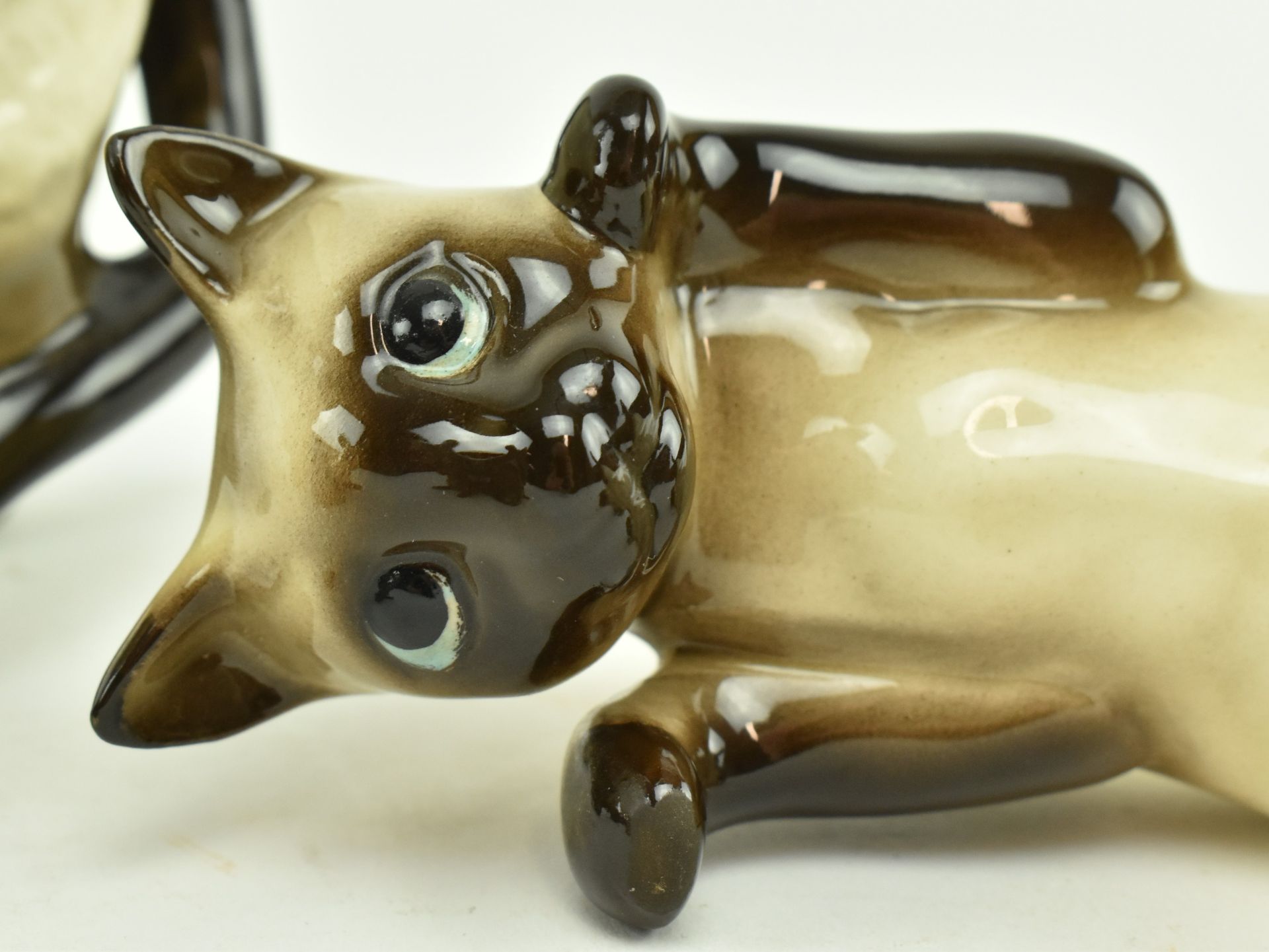 TWO BESWICK SIAMESE CATS, A MOUSE & LANGHAM GLASS CAT - Image 3 of 10