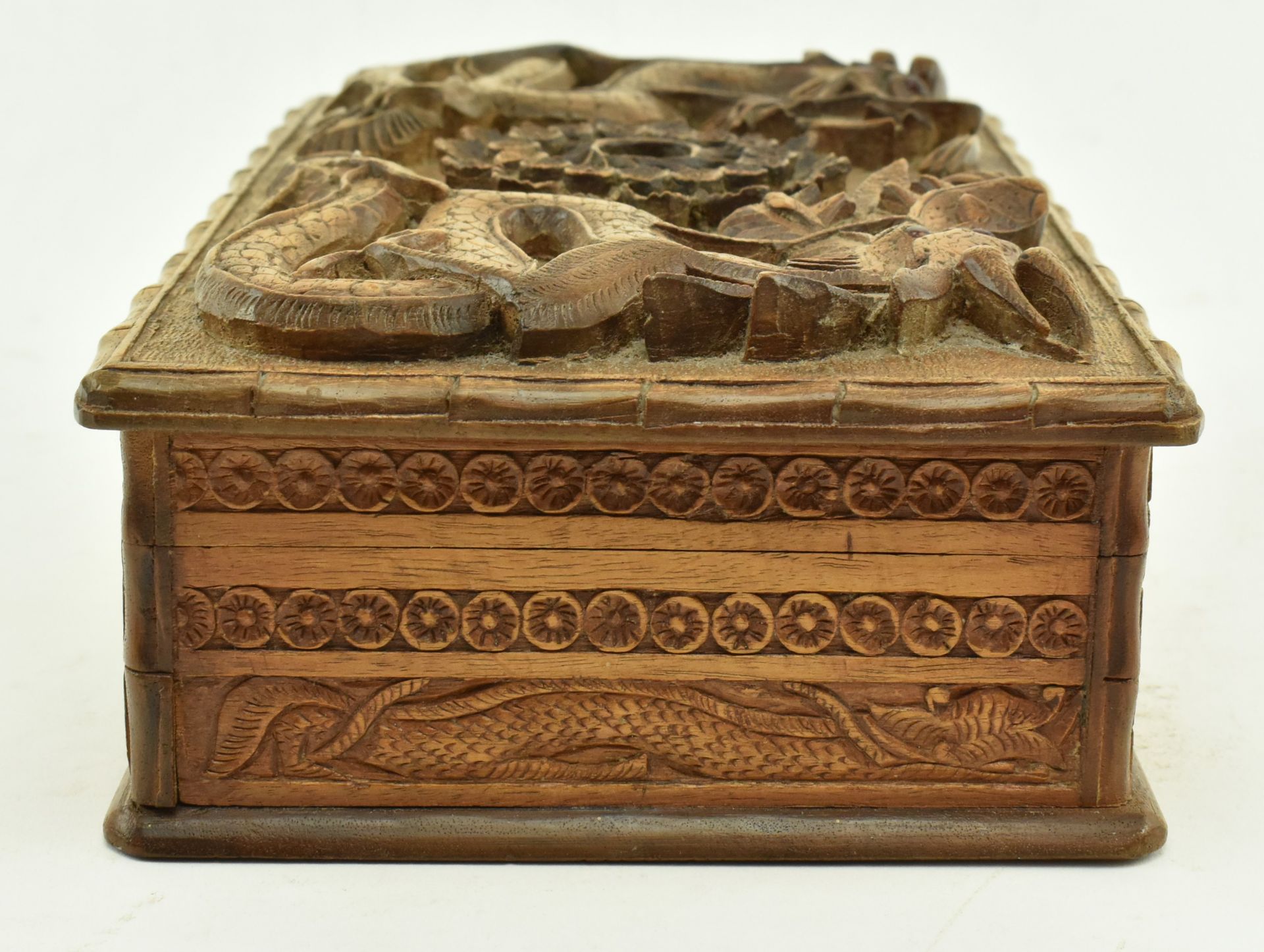 TWO HAND CARVED WOODEN BOXES - Bild 9 aus 10