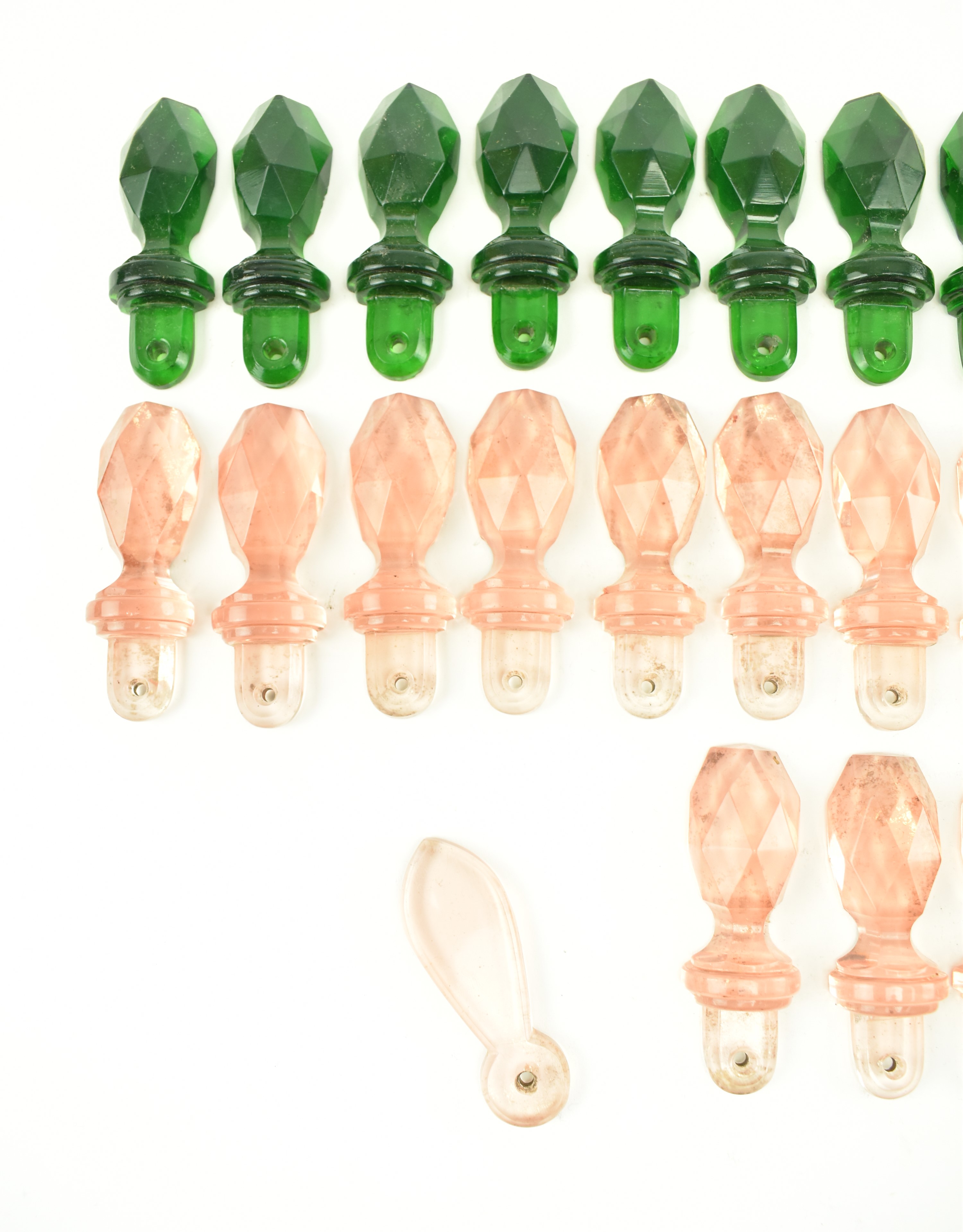 INTERIORS. COLLECTION OF PINK & GREEN CUT GLASS KEYHOLE COVERS - Image 2 of 4