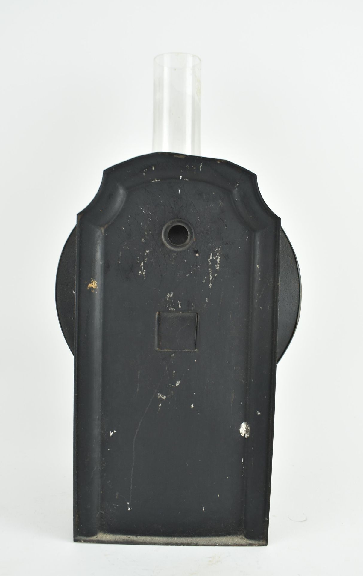 19TH CENTURY VICTORIAN TIN OIL LAMP WITH WALL PLATE - Image 4 of 6