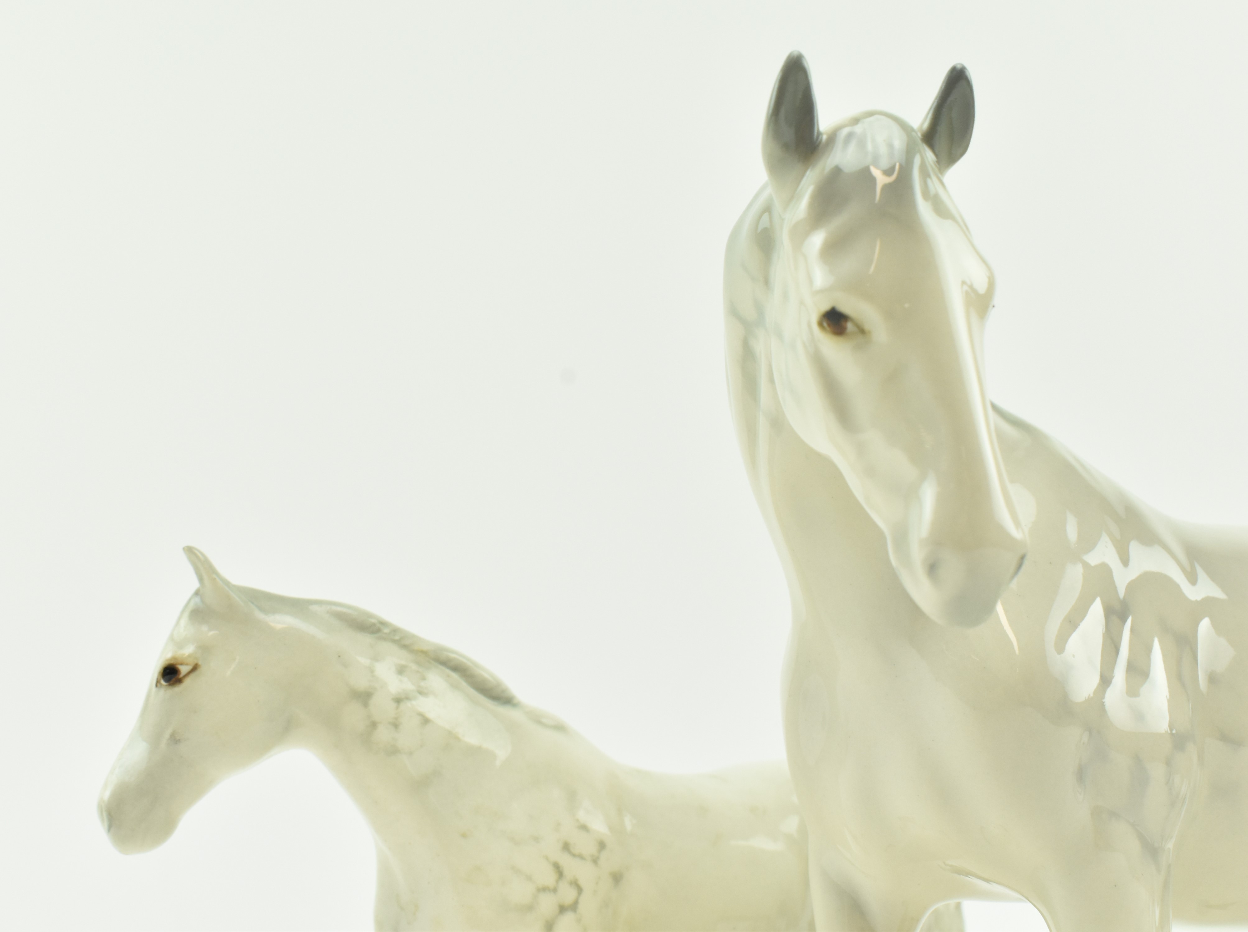 BESWICK & ROYAL DOULTON - FIVE PORCELAIN & BISQUE HORSES - Image 2 of 8