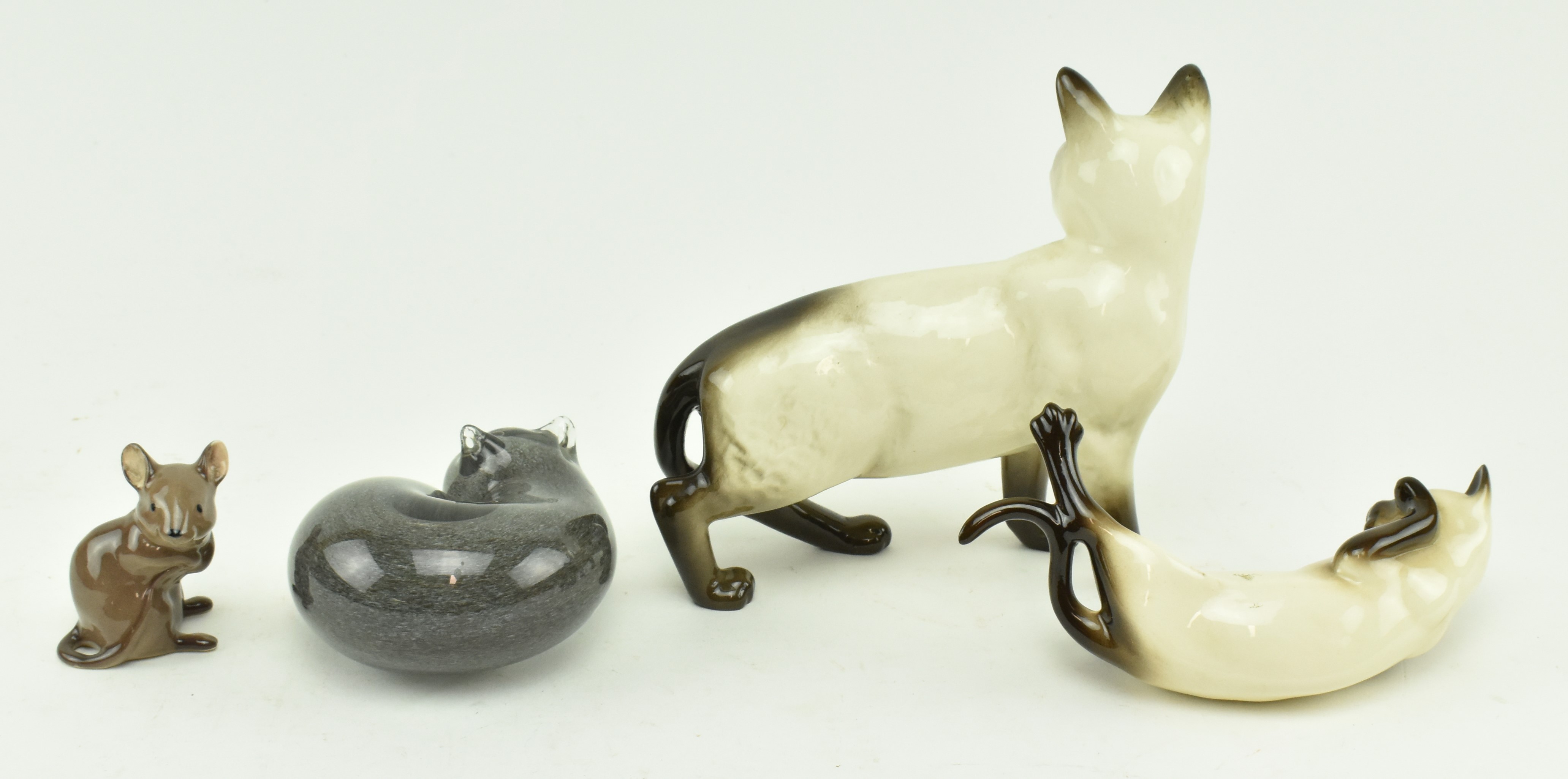 TWO BESWICK SIAMESE CATS, A MOUSE & LANGHAM GLASS CAT - Image 7 of 10