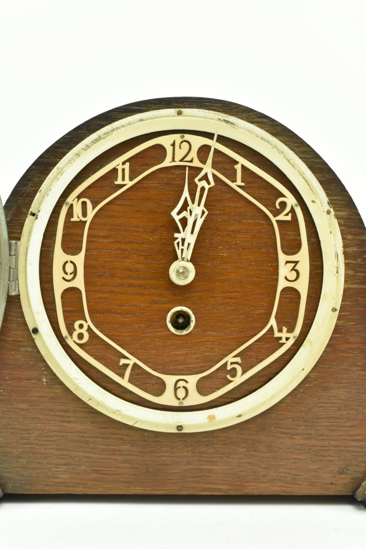 FOUR EARLY 20TH CENTURY OAK CASED MANTLEPIECE CLOCKS - Bild 7 aus 15