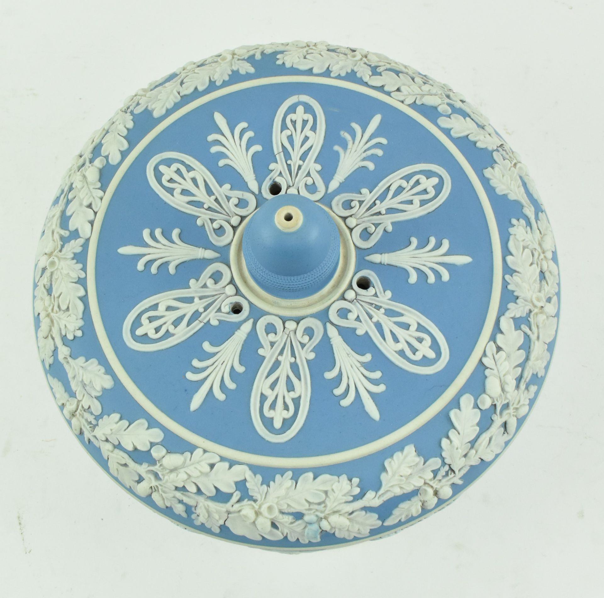 VICTORIAN WEDGWOOD JASPERWARE CHEESE DOME AND STAND - Image 5 of 8