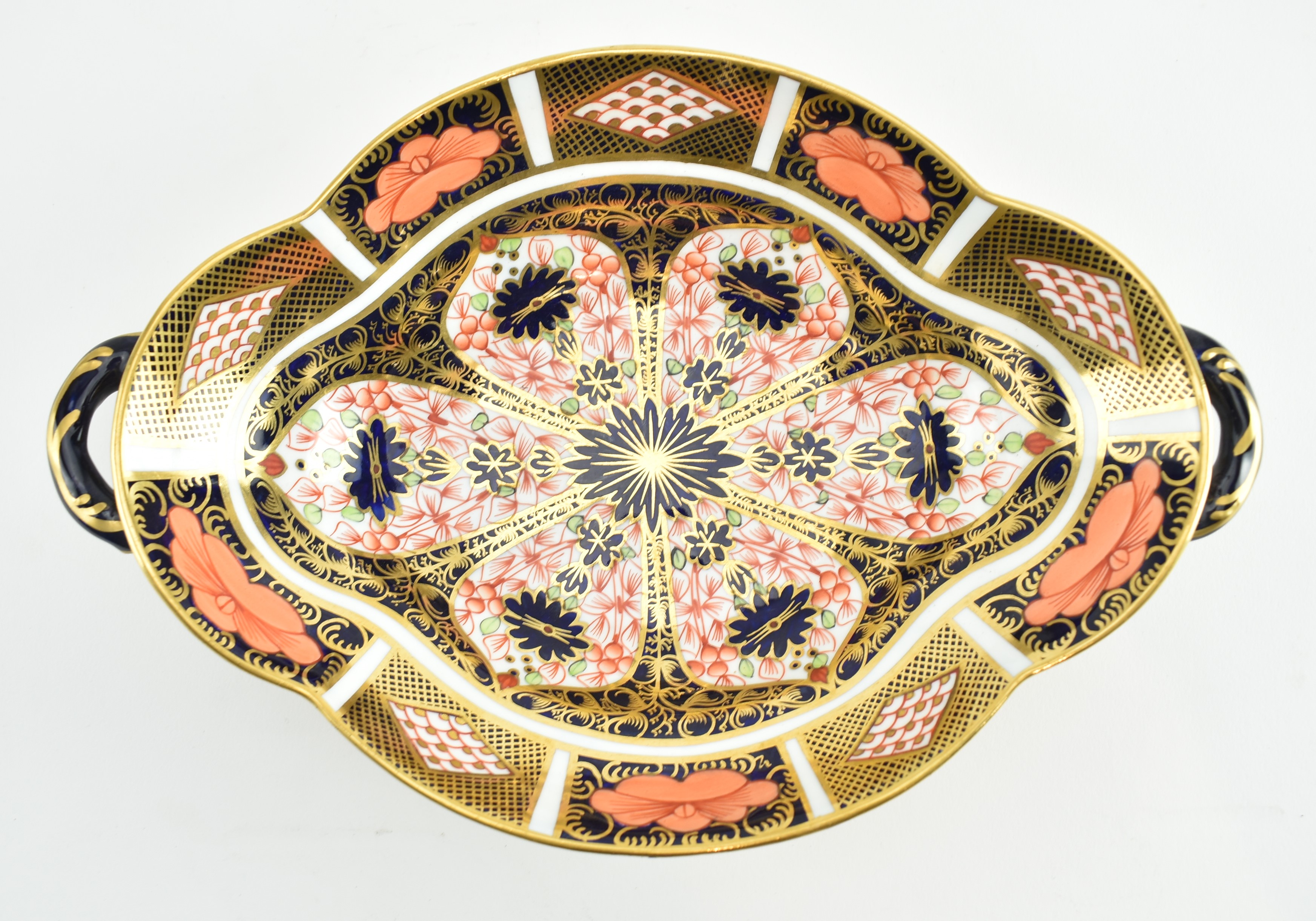 1920S ROYAL CROWN DERBY OLD IMARI DESSERT DISH WITH HANDLES - Image 3 of 6