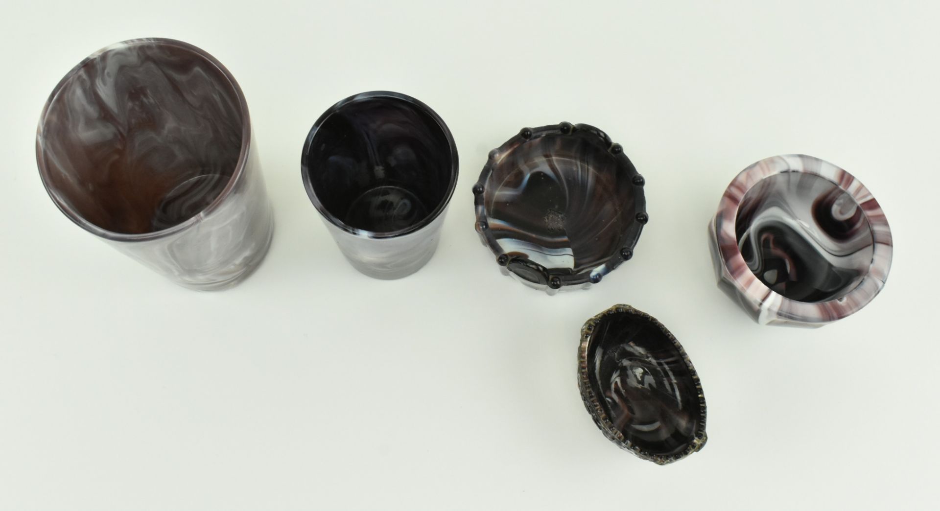 COLLECTION OF MALACHITE MARBLED PURPLE PRESSED GLASS SLAG - Image 14 of 17