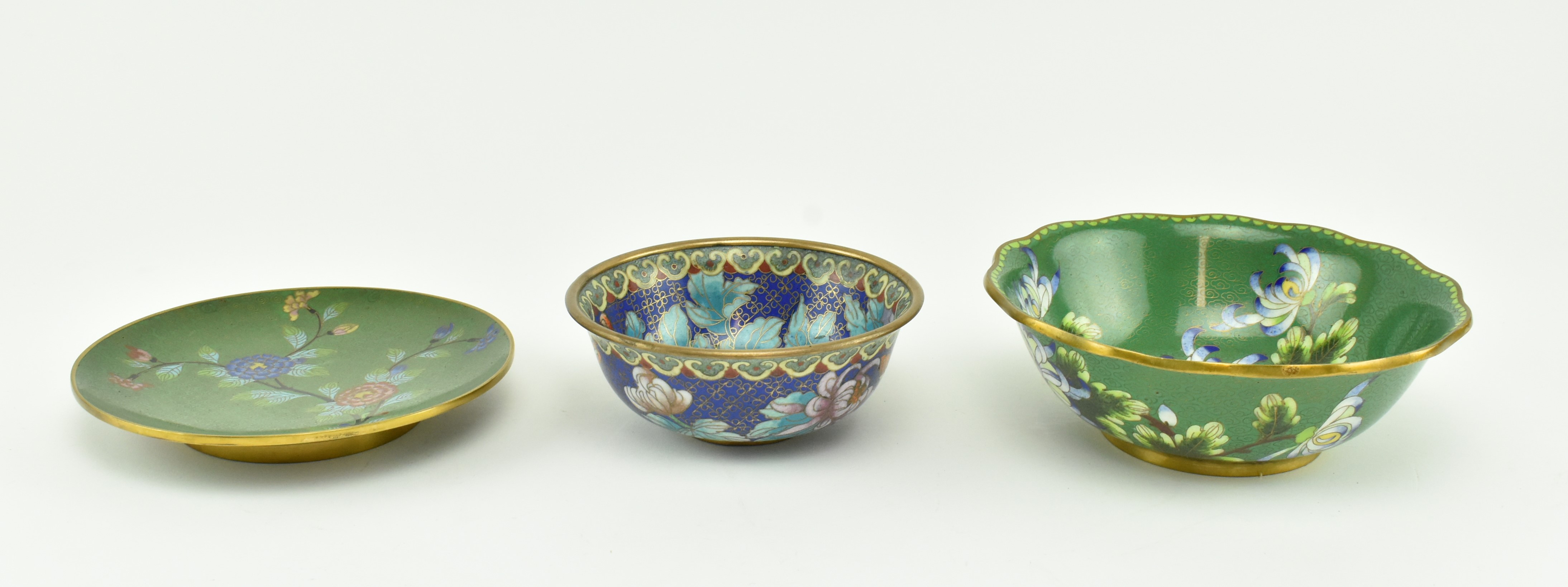 TWO 20TH CENTURY CHINESE CLOISONNE FLORAL BOWLS & A PLATE