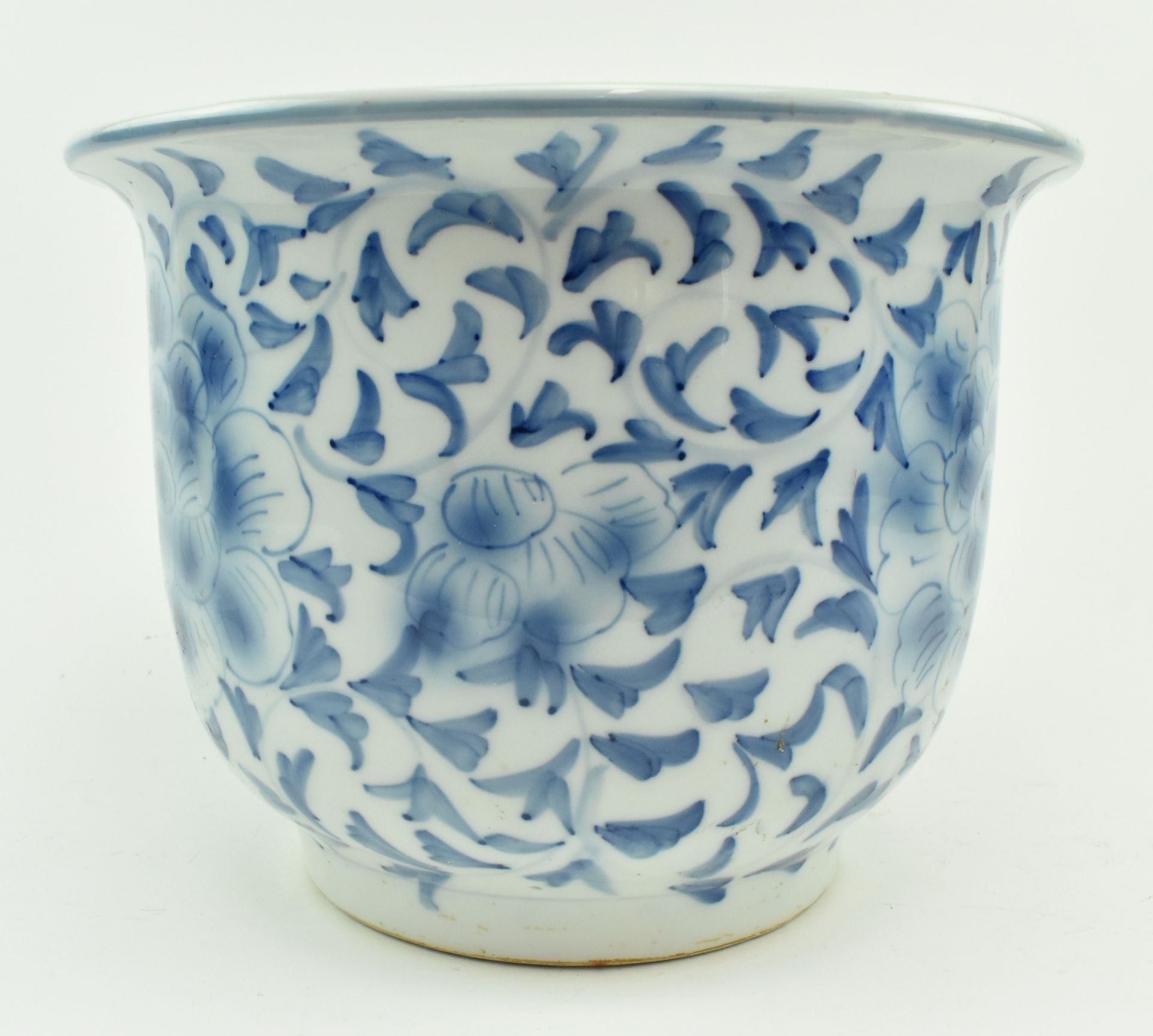 VINTAGE CHINESE BLUE AND WHITE CERAMIC PEONY PLANTER - Image 3 of 5