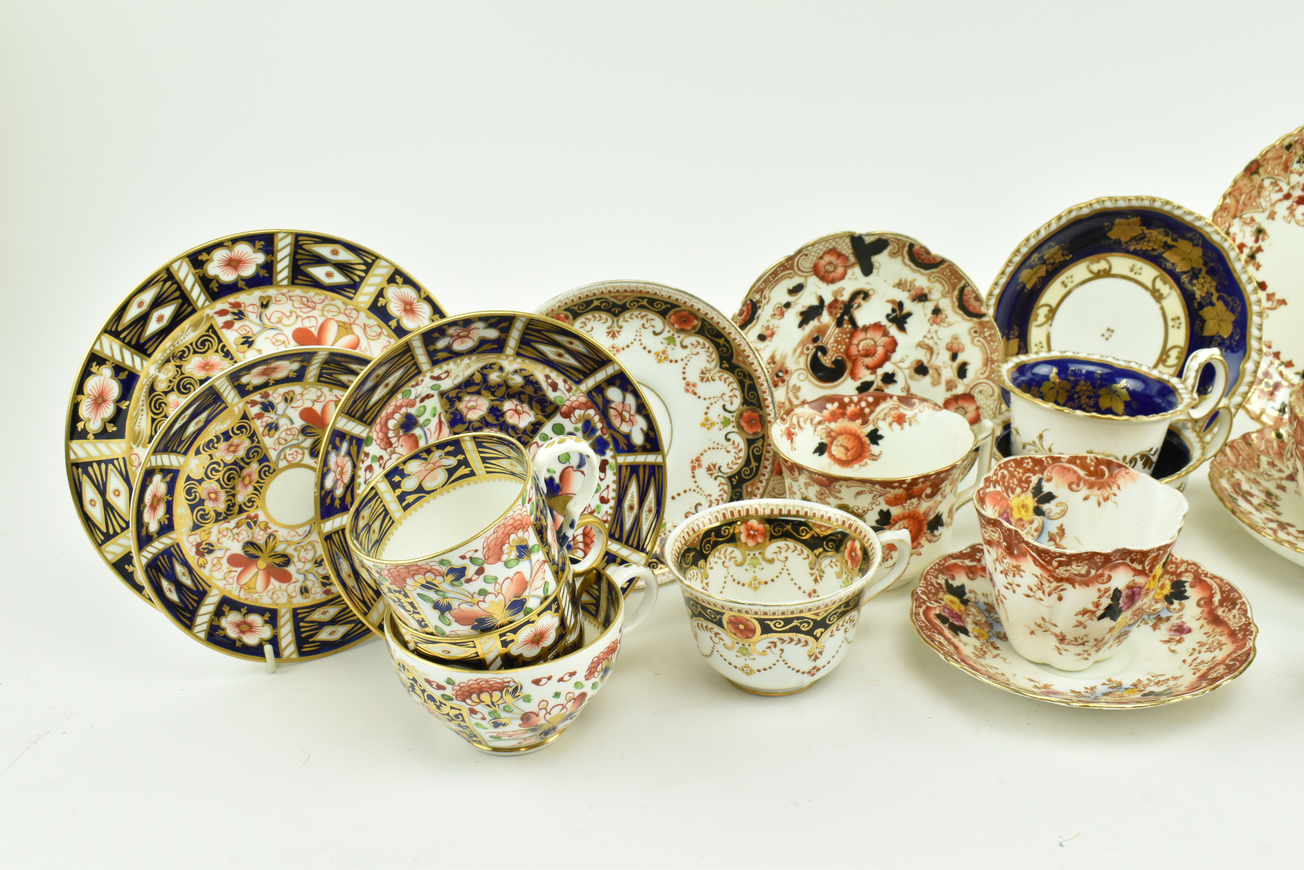 COLLECTION OF 19TH CENTURY PORCELAIN TEACUPS & SAUCERS - Image 2 of 13