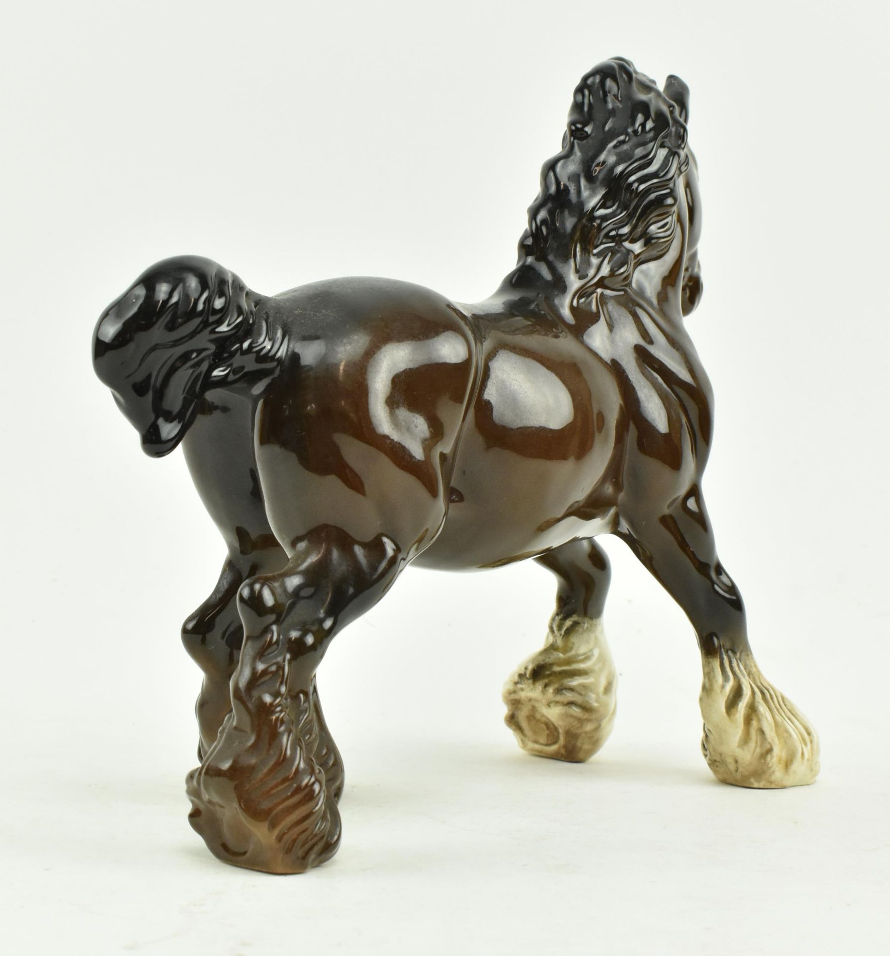 BESWICK - 20TH CENTURY PORCELAIN FIGURINE OF A SHIRE HORSE - Bild 2 aus 4