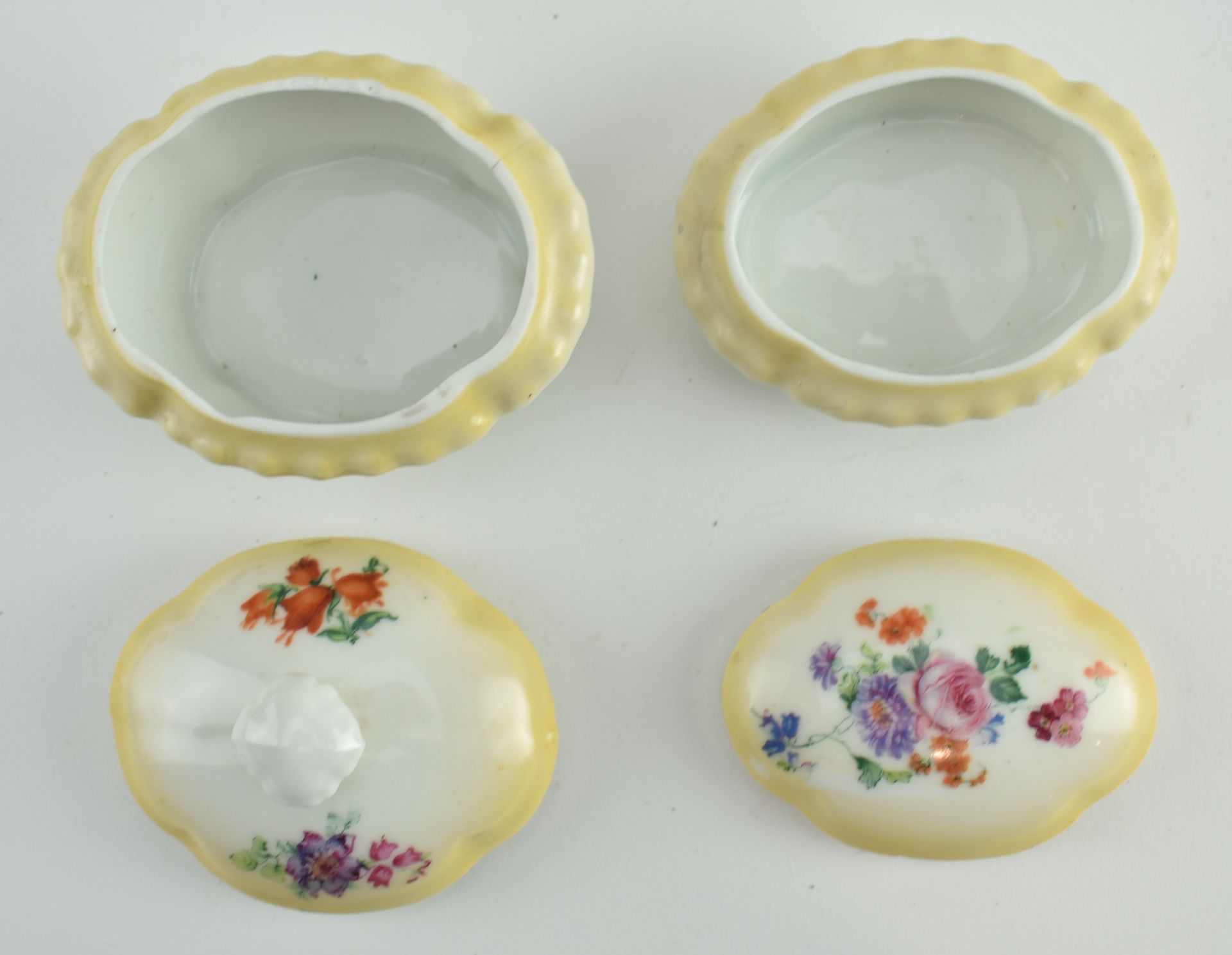 COLLECTION OF FOUR HAND PAINTED FLORAL PORCELAIN PIECES - Image 6 of 10