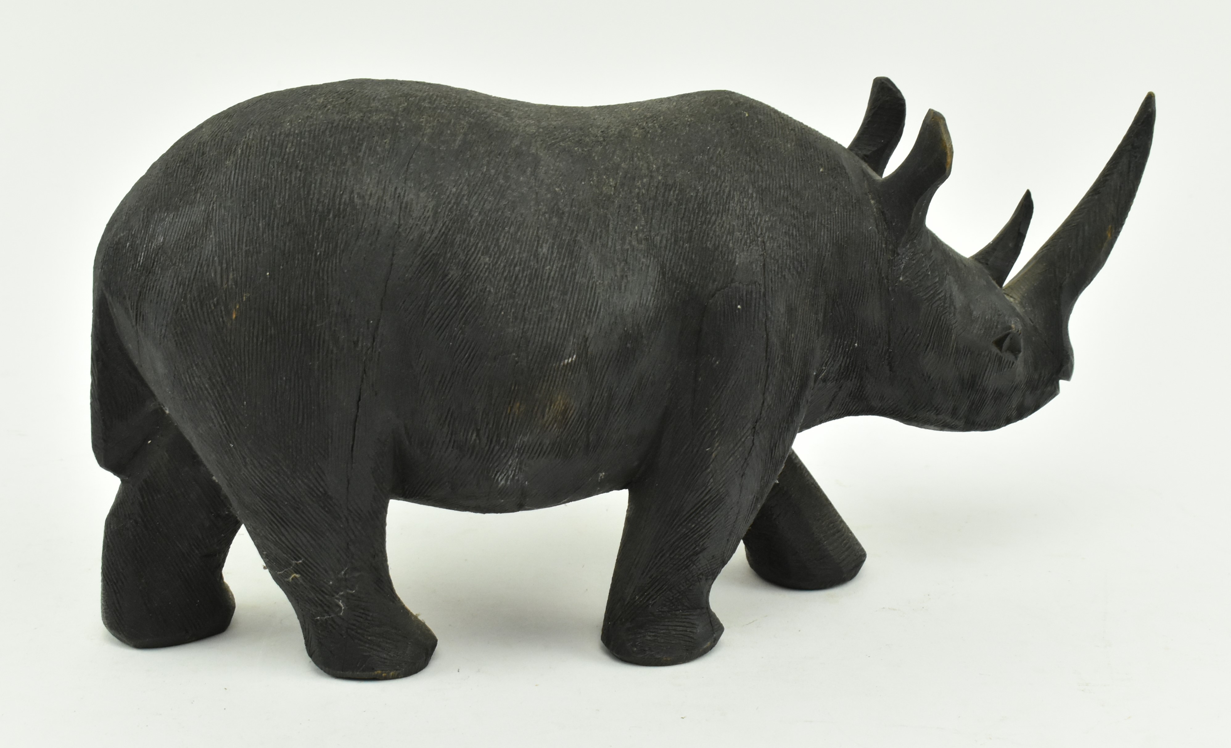 VINTAGE 20TH CENTURY TRIBAL EBONY CARVED RHINO - Bild 5 aus 6