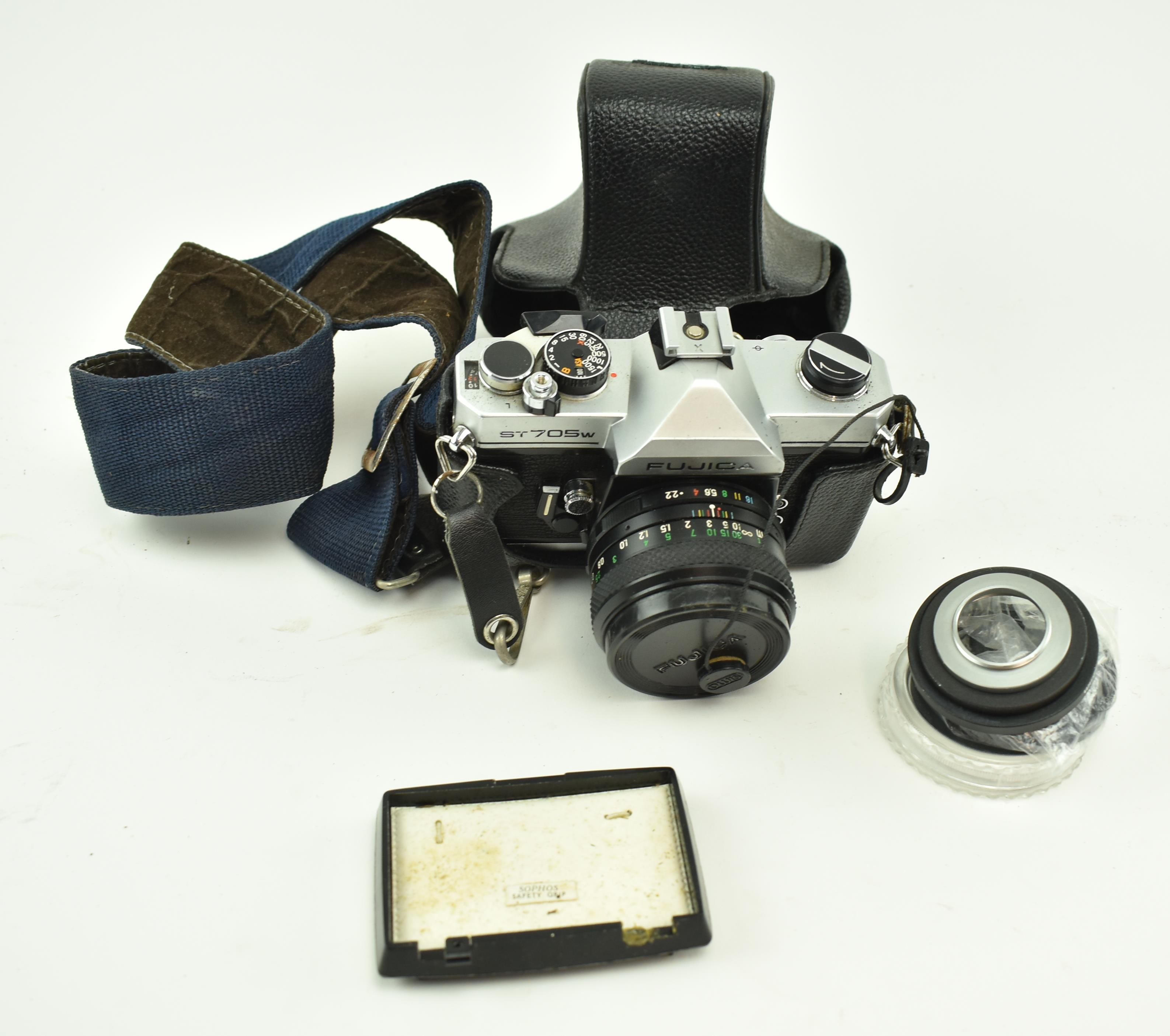 COLLECTION OF VINTAGE CAMERAS, CAMERA LENSES ETC - Image 4 of 5
