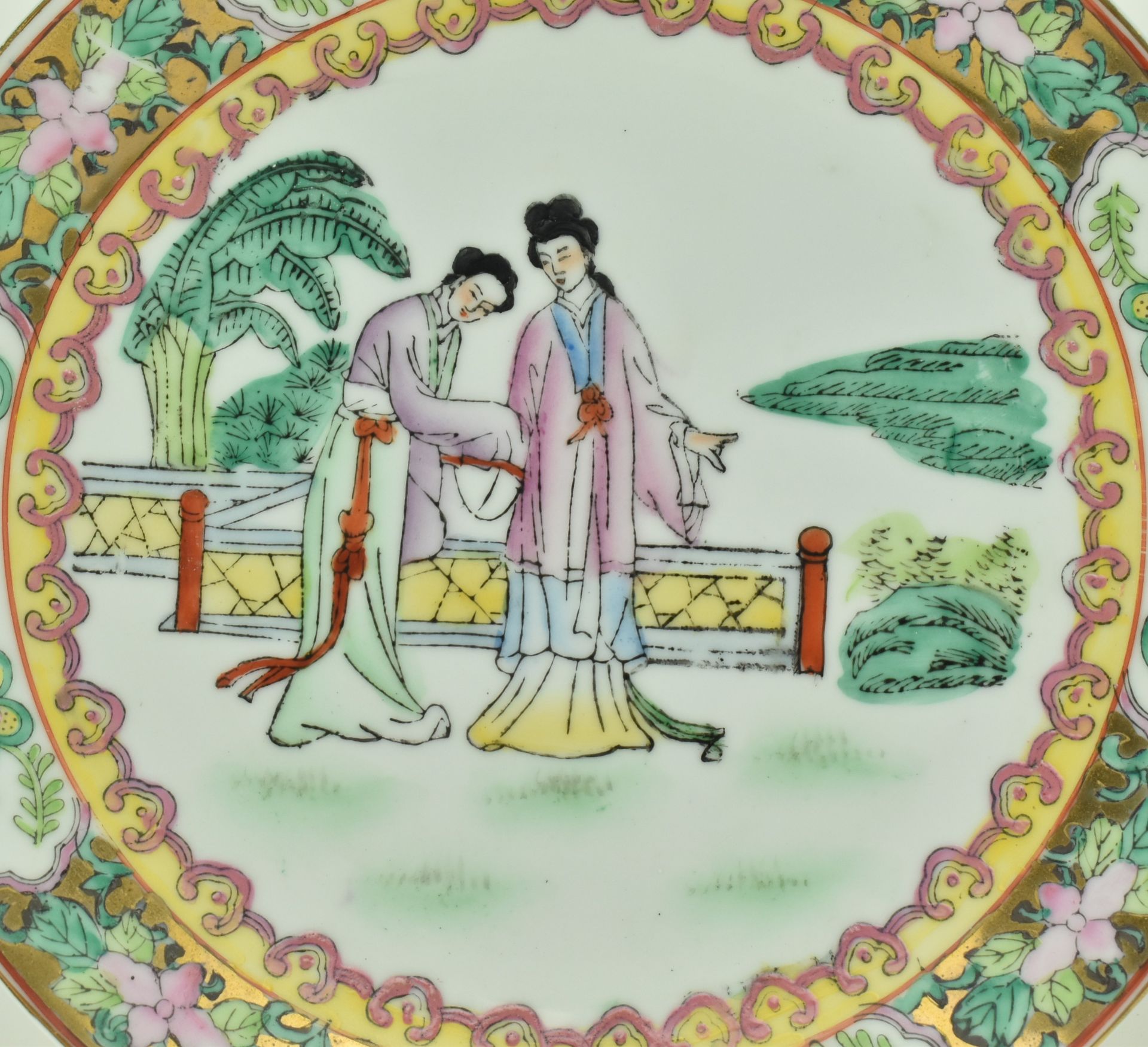 TWO 20TH CENTURY CHINESE FAMILLE ROSE PLATES - Image 3 of 5