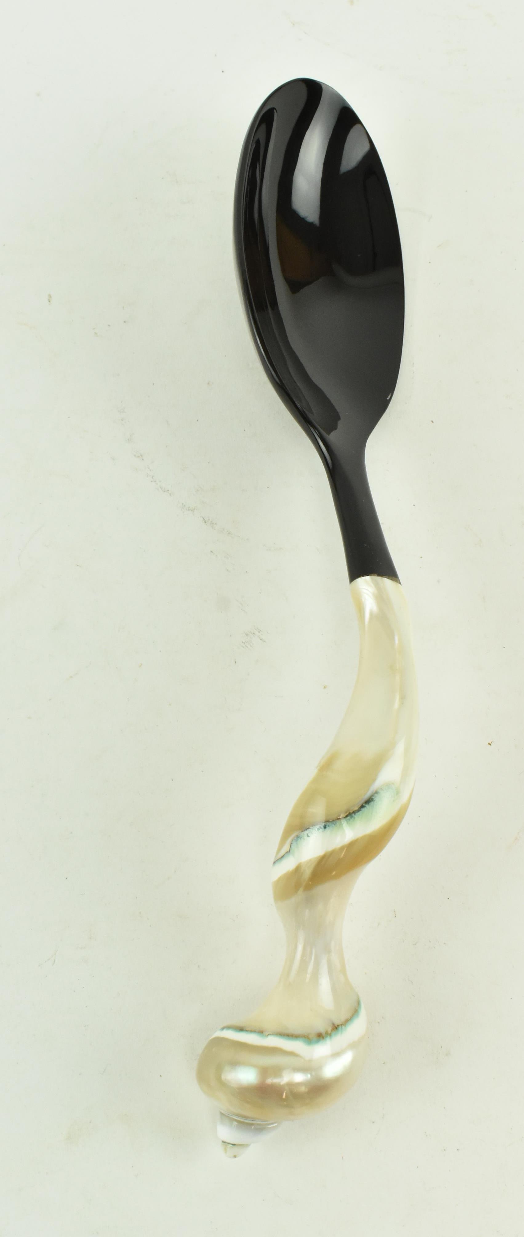 PAIR OF MOTHER OF PEARL CONCH HANDLED SALAD SPOONS & 1 OTHER - Image 6 of 8