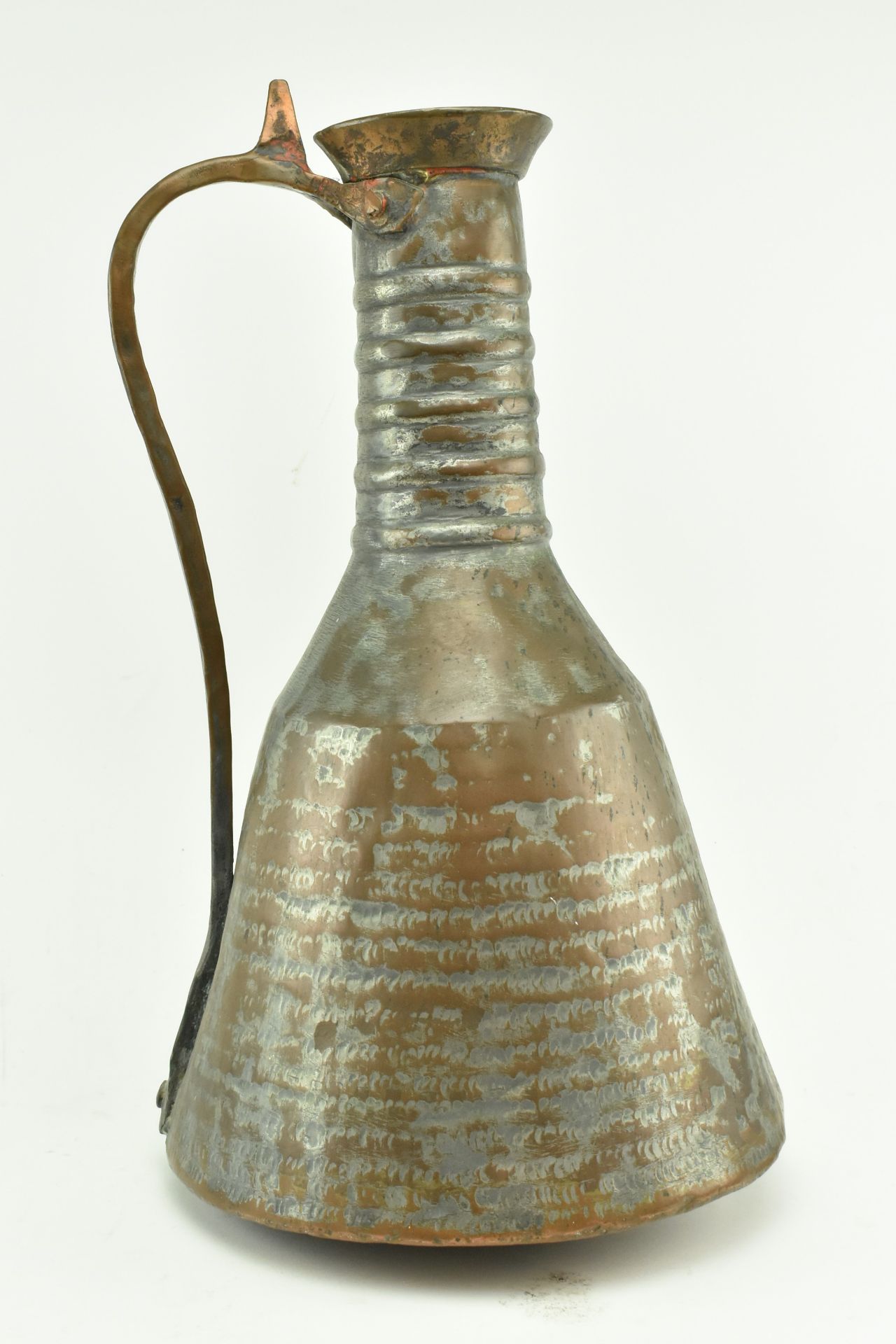 19TH CENTURY MIDDLE EASTERN OTTOMAN HAMMERED COPPER EWER - Image 3 of 7