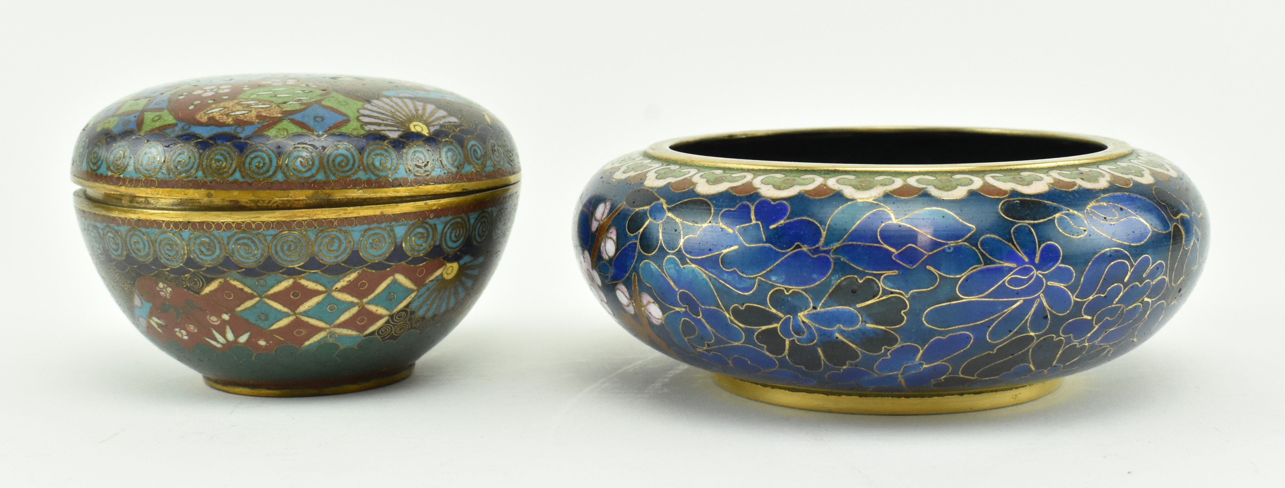 COLLECTION OF SEVEN CHINESE CLOISONNE CADDIES, VASES & OTHERS - Image 5 of 11