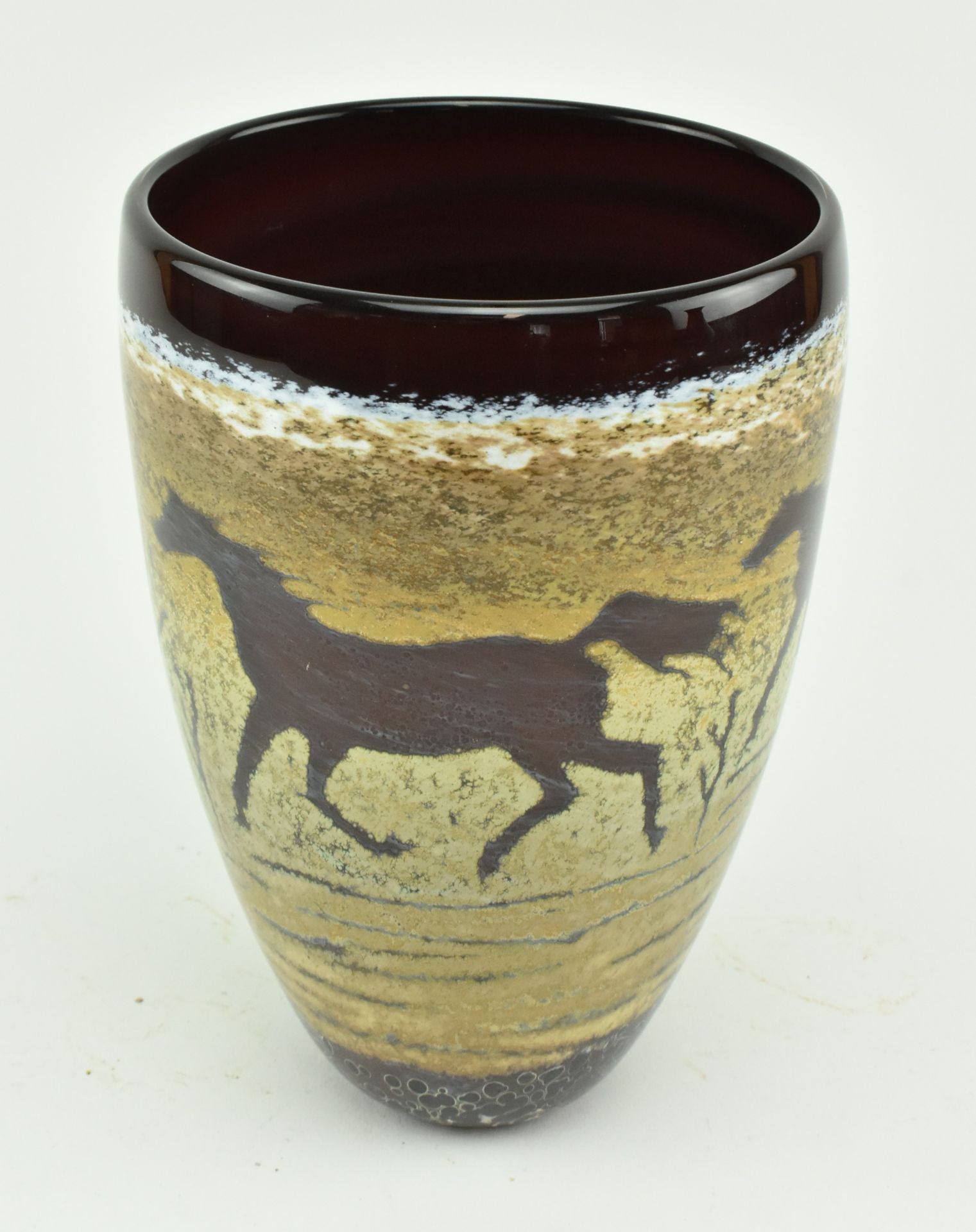 VINTAGE SIGNED STUDIO ART GLASS VASE WITH HORSE DESIGN - Image 2 of 5