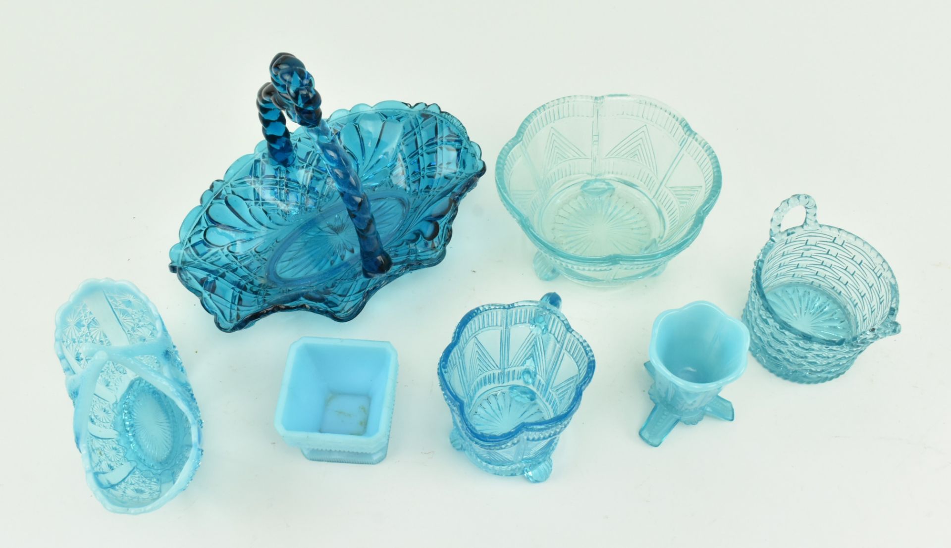 COLLECTION OF VICTORIAN & LATER BLUE PRESSED GLASS ITEMS - Image 3 of 7
