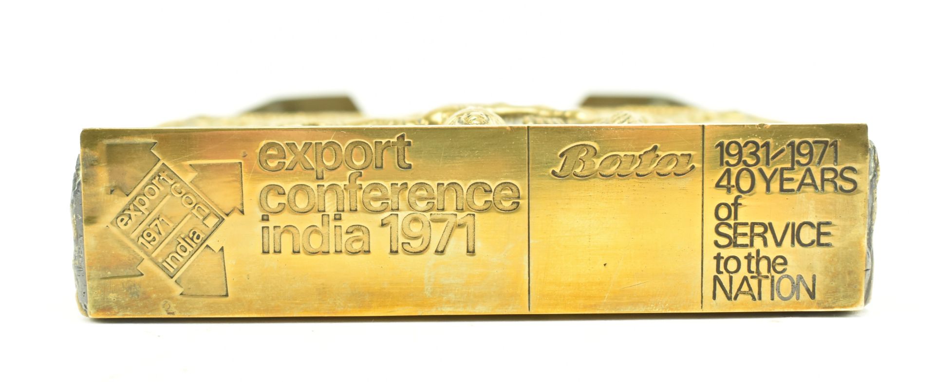 INDIAN BRASS WALL PLAQUE AND EXPORT CONFERENCE HOLDER - Image 9 of 10