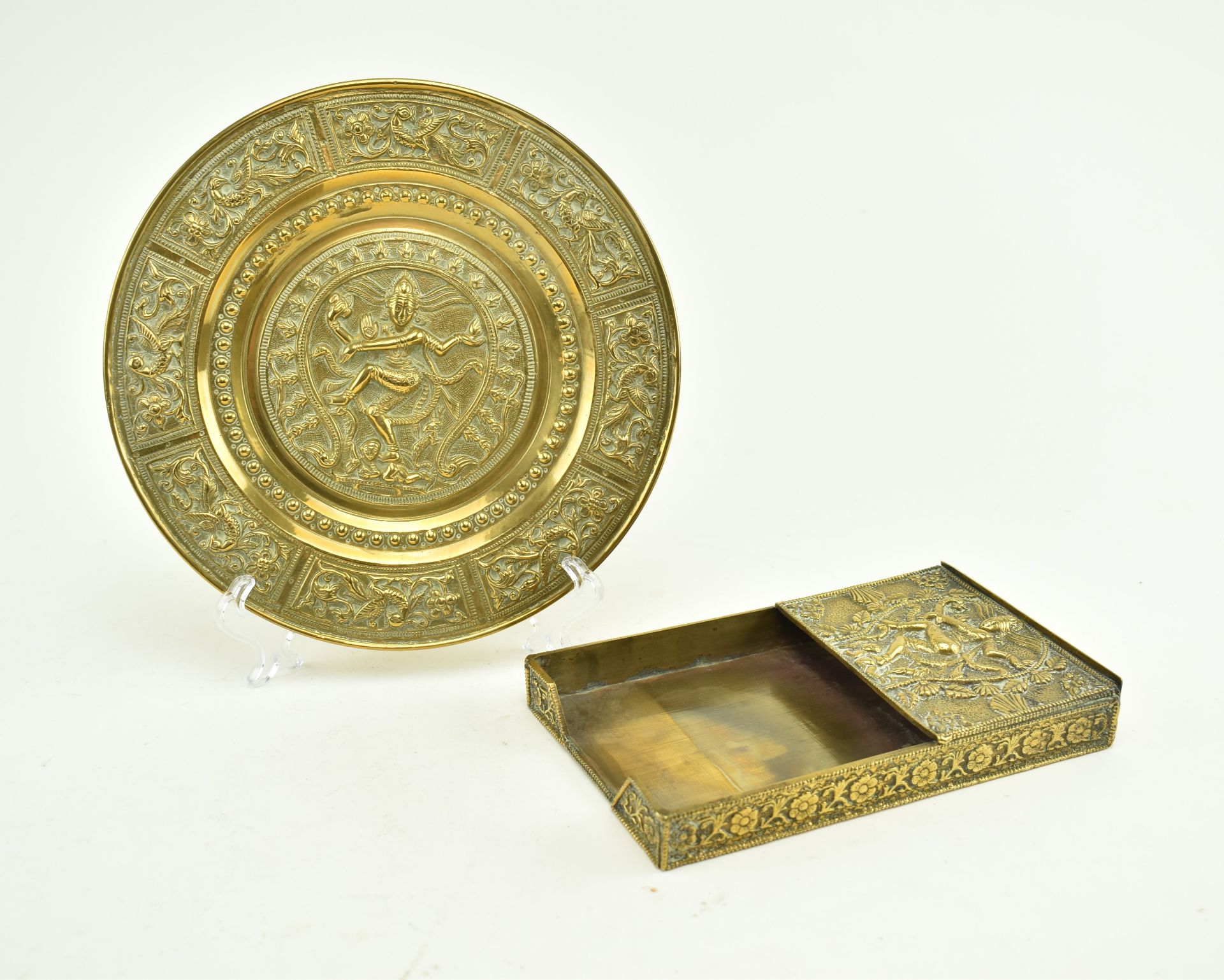 INDIAN BRASS WALL PLAQUE AND EXPORT CONFERENCE HOLDER - Image 4 of 10