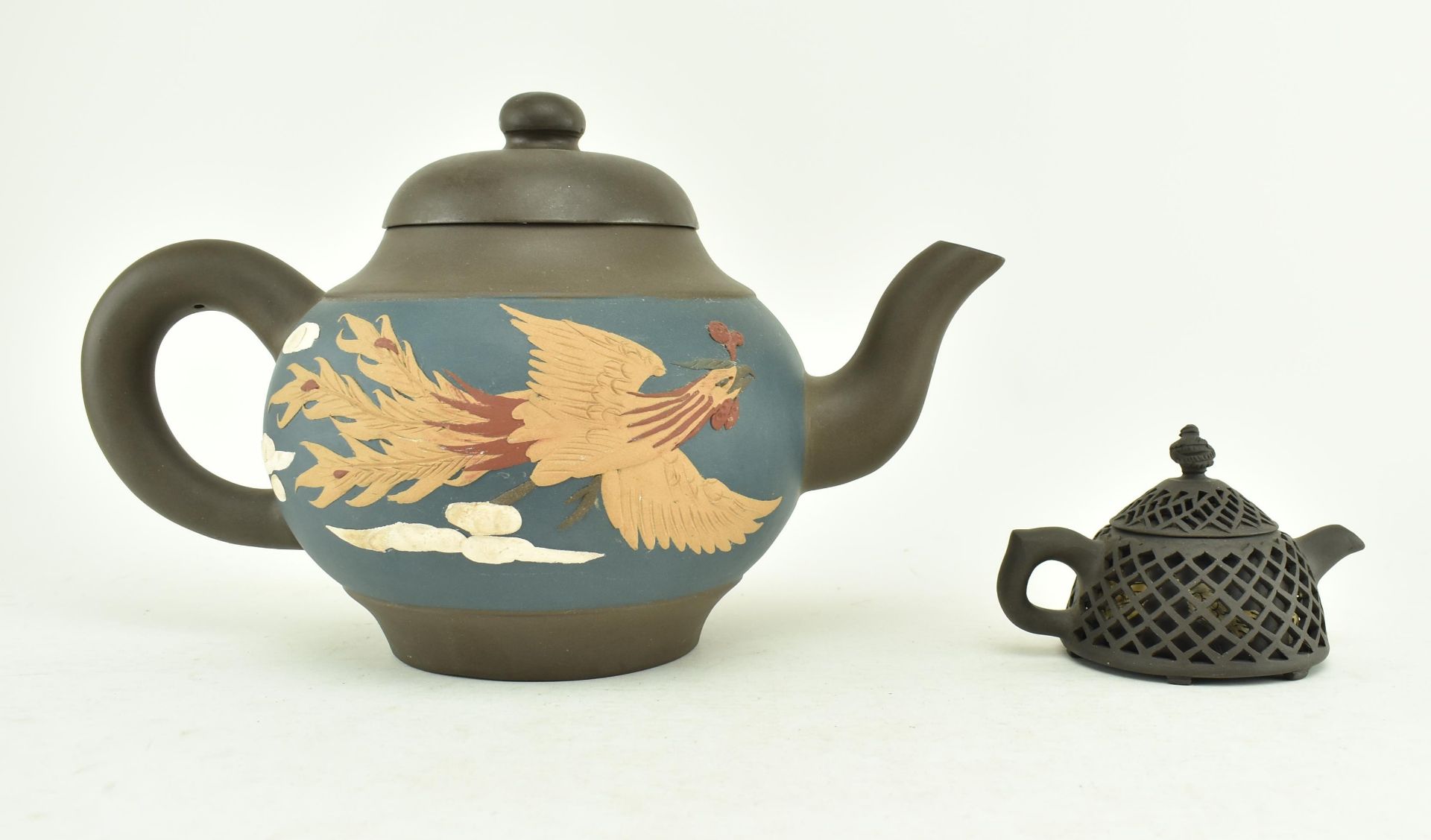 TWO 20TH CENTURY VINTAGE CHINESE ZISHA TEAPOTS - Image 2 of 9