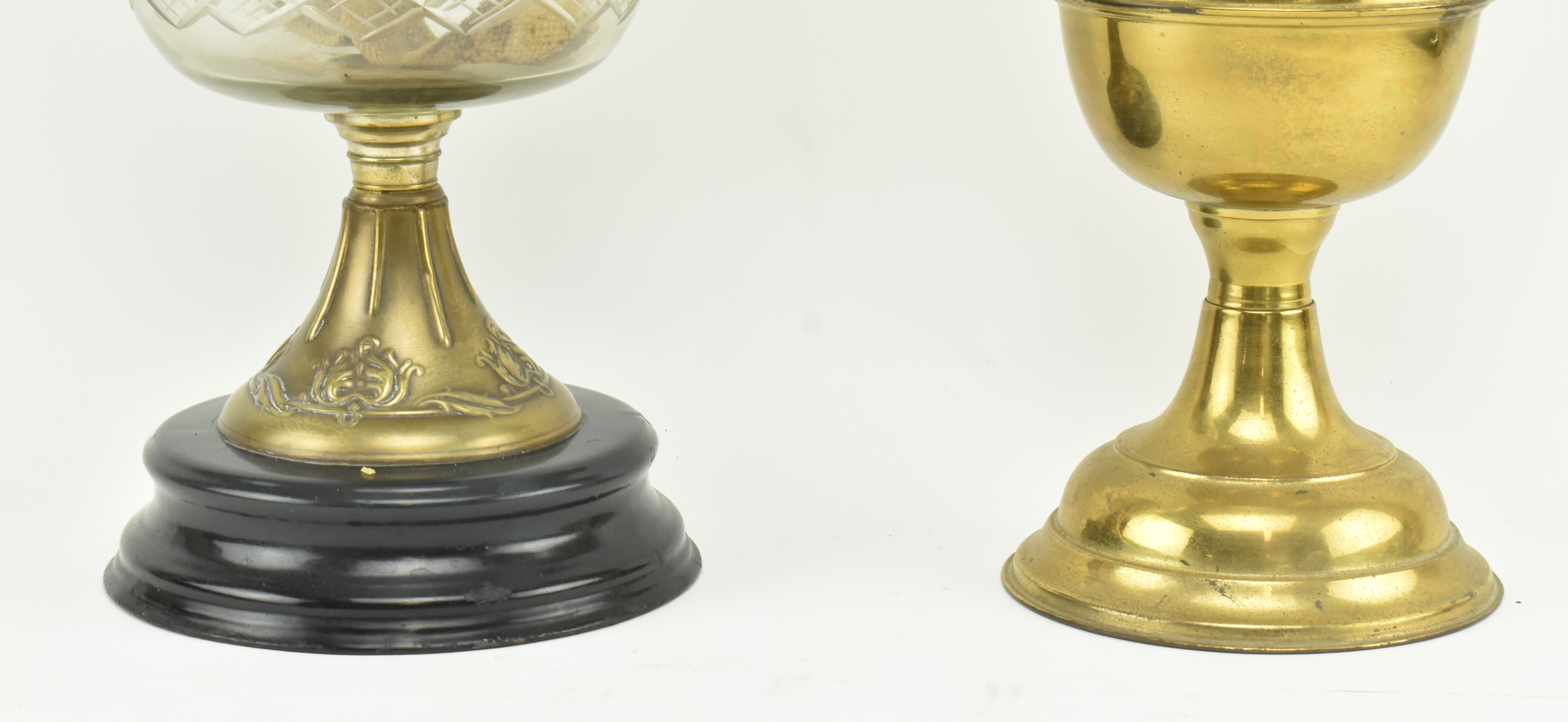 TWO VINTAGE 20TH CENTURY DUPLEX OIL LAMPS - Image 4 of 7