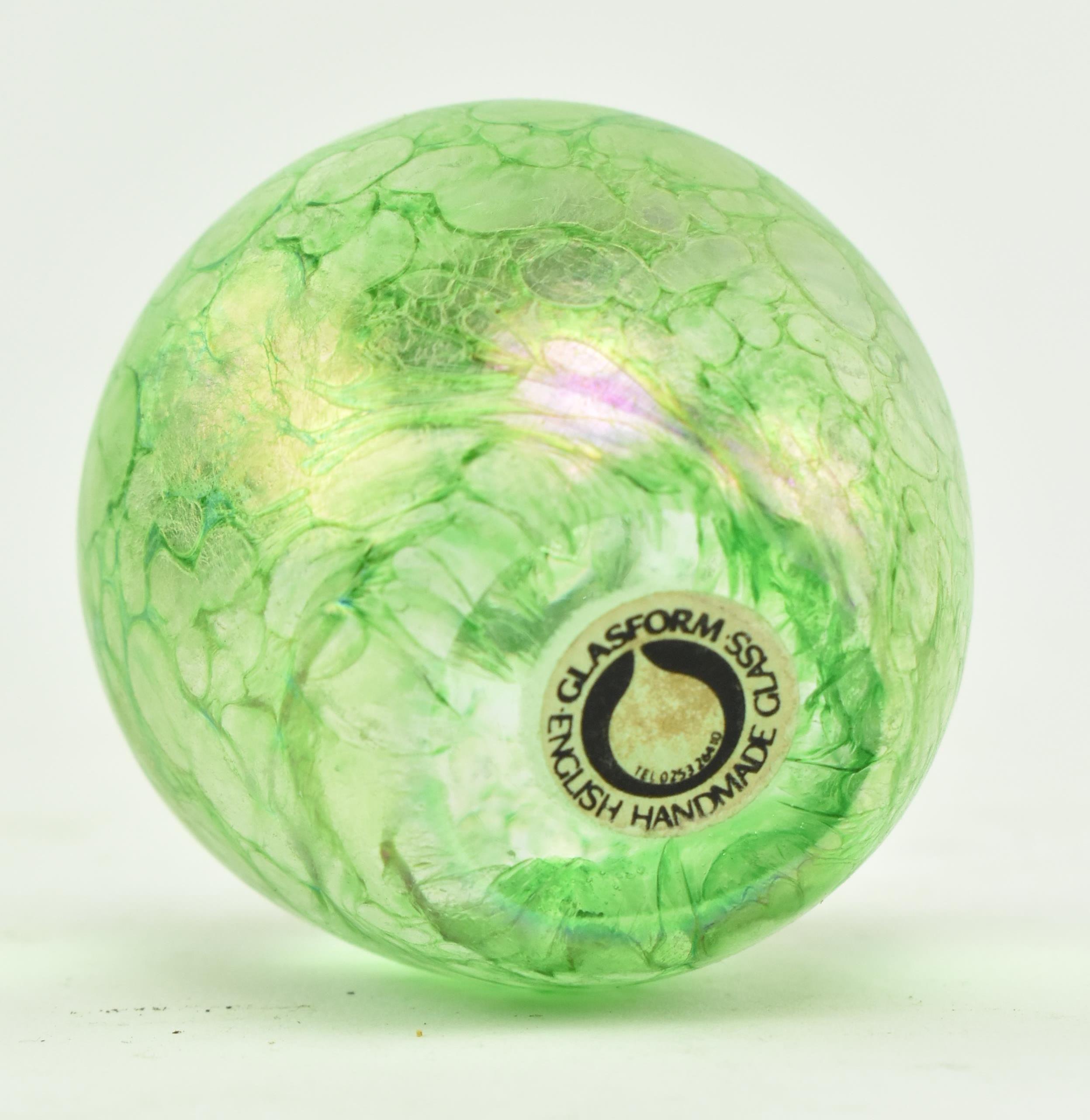 JOHN DITCHFIELD FOR GLASSFORM - 2 APPLE PAPERWEIGHTS & 1 OTHER - Image 9 of 10