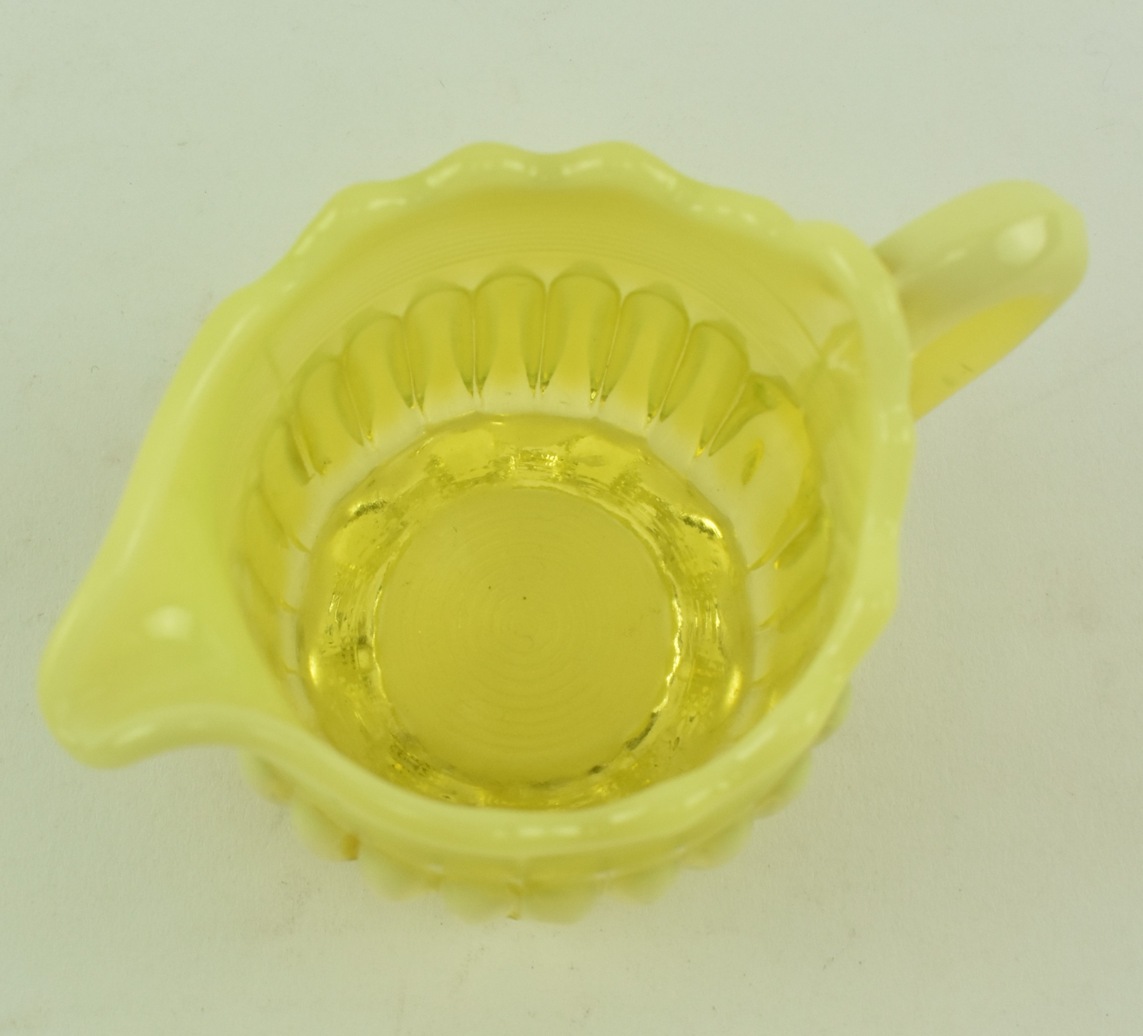 THREE DAVIDSON VICTORIAN YELLOW PRESSED GLASS PIECES - Image 10 of 11
