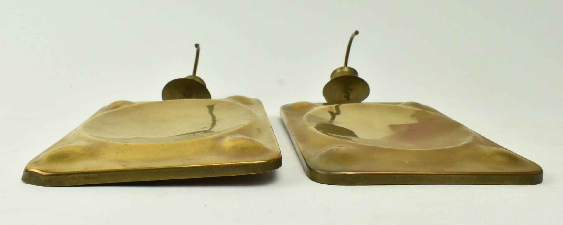 TWO VINTAGE BRASS WALL SCONCE CANDLESTICK HOLDERS - Bild 3 aus 4