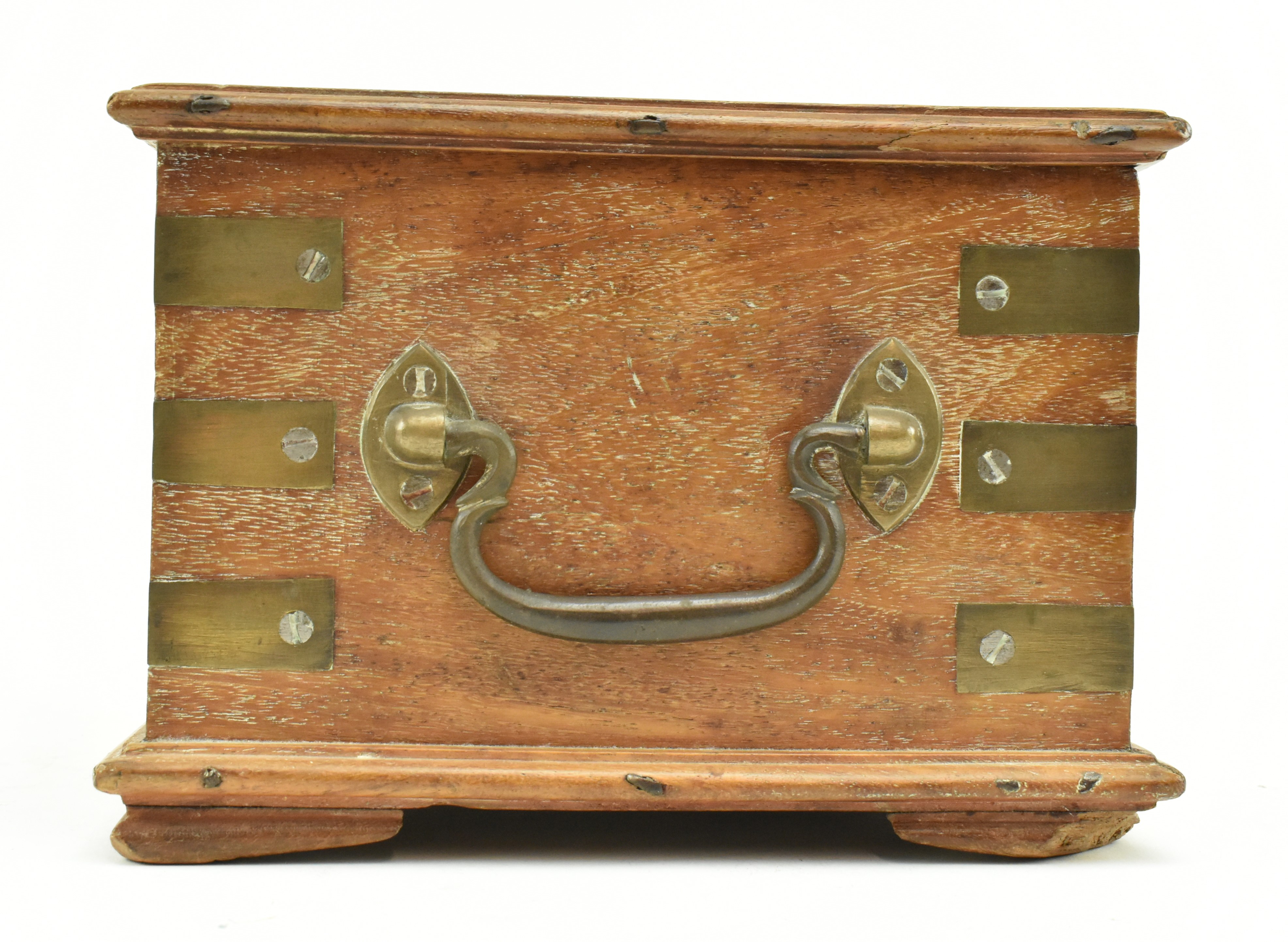 EARLY 20TH CENTURY ANGLO-INDIAN CAMPAIGN JEWELLERY BOX - Image 7 of 9