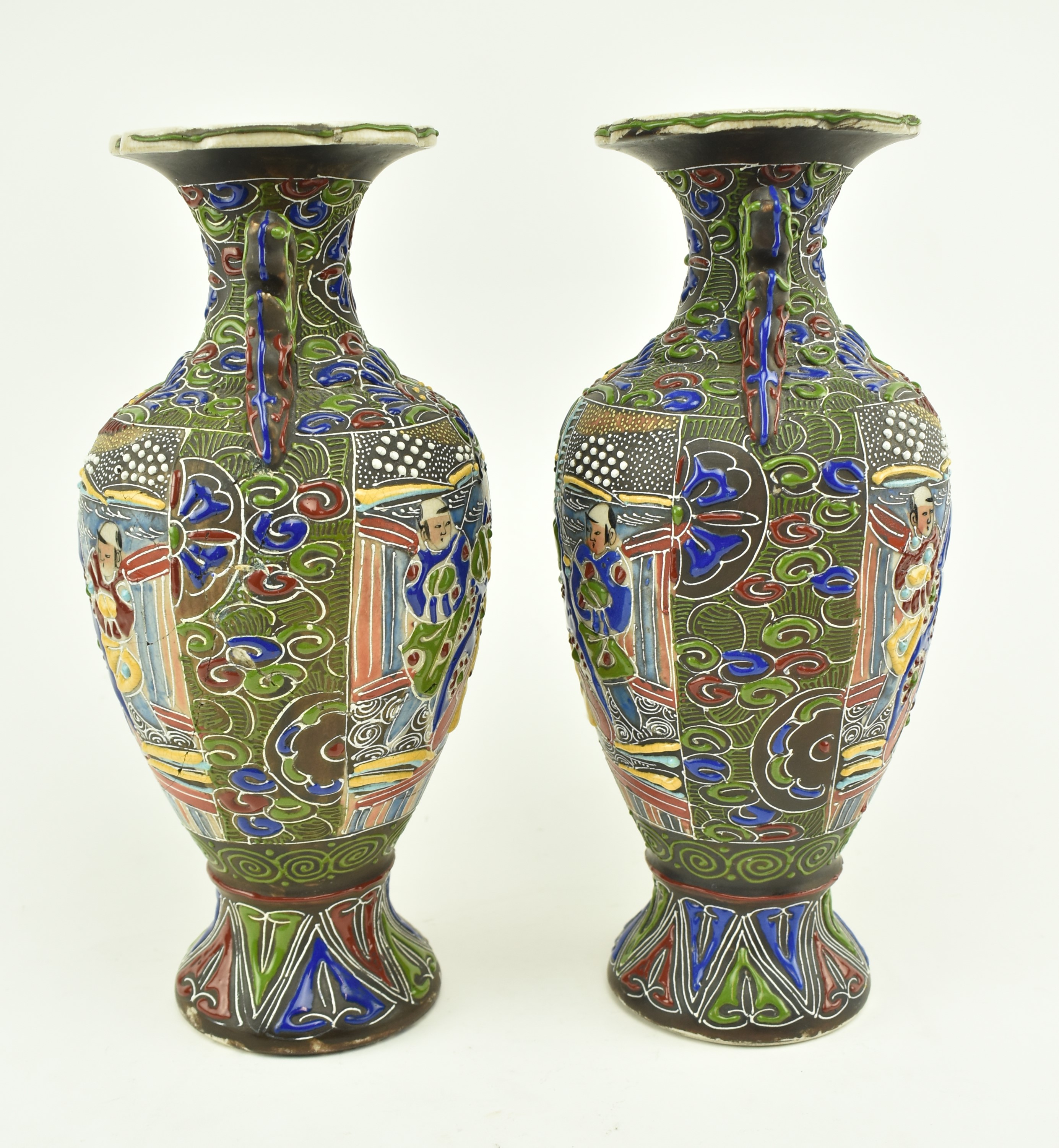 PAIR OF JAPANESE EARLY 20TH CENTURY MORIAGE CERAMIC VASES - Image 3 of 5