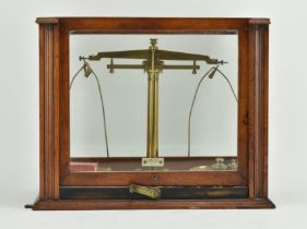 1920S ENCASED CHEMISTS PHARMACIST APOTHECARY SCALE & WEIGHTS