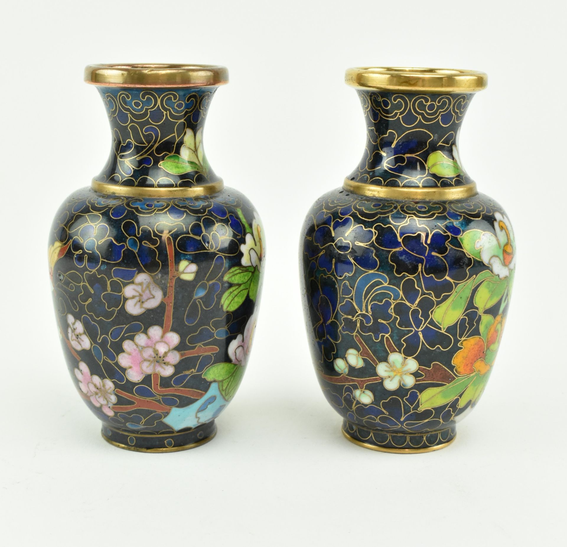 COLLECTION OF SEVEN CHINESE CLOISONNE CADDIES, VASES & OTHERS - Image 2 of 11