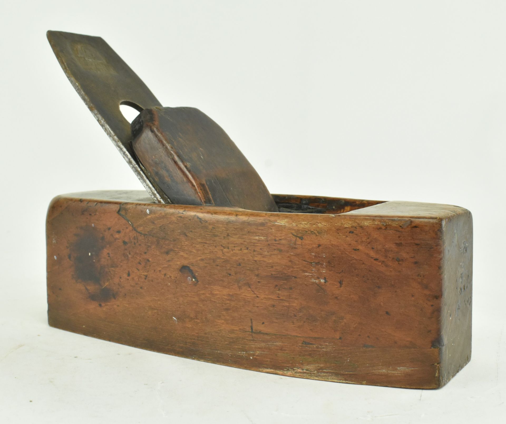 WOODWORKING - A 19TH CENTURY CARPENTER'S WOOD PLANE