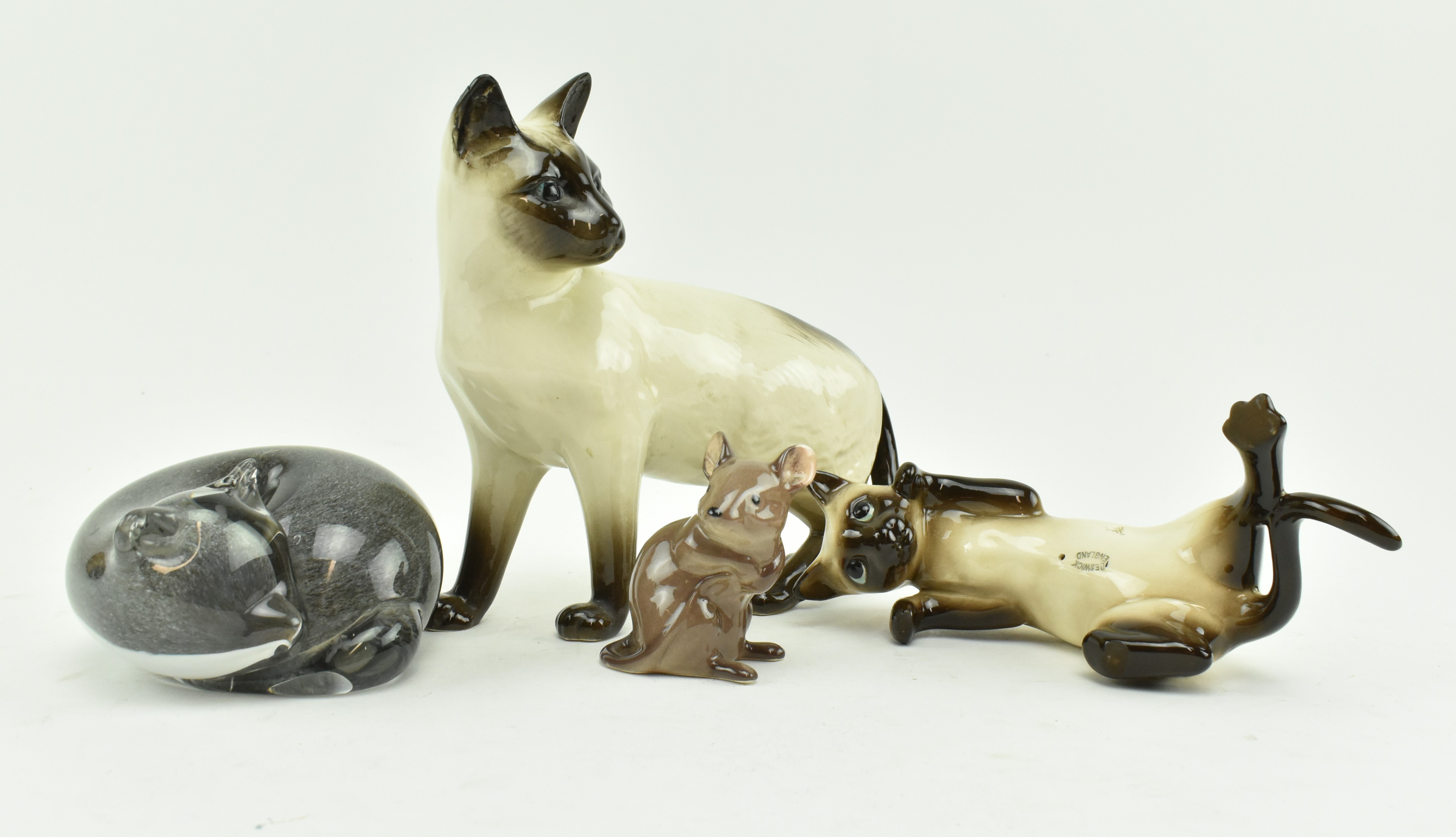 TWO BESWICK SIAMESE CATS, A MOUSE & LANGHAM GLASS CAT