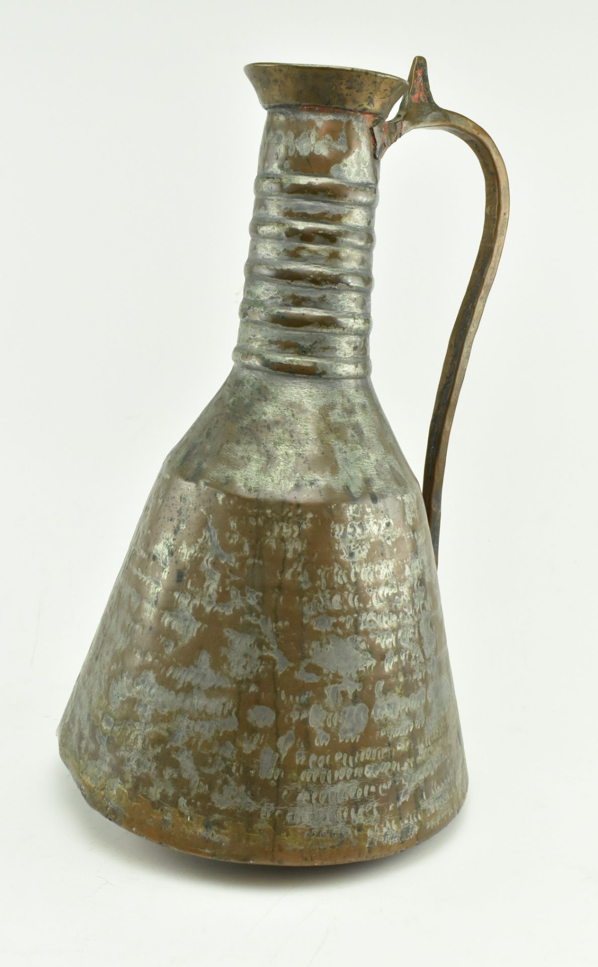 19TH CENTURY MIDDLE EASTERN OTTOMAN HAMMERED COPPER EWER