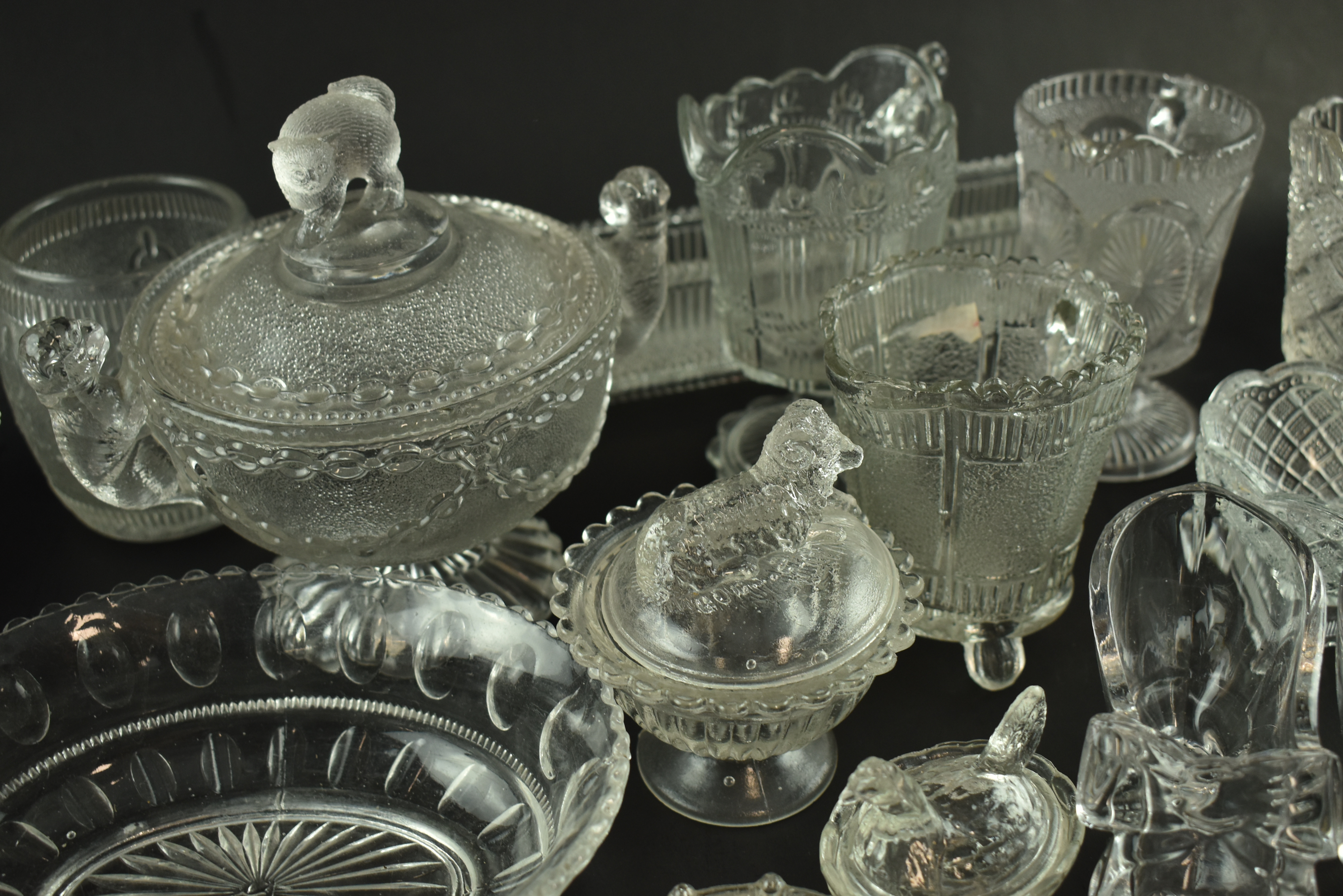 COLLECTION OF VICTORIAN & LATER PRESSED GLASS - Image 6 of 14
