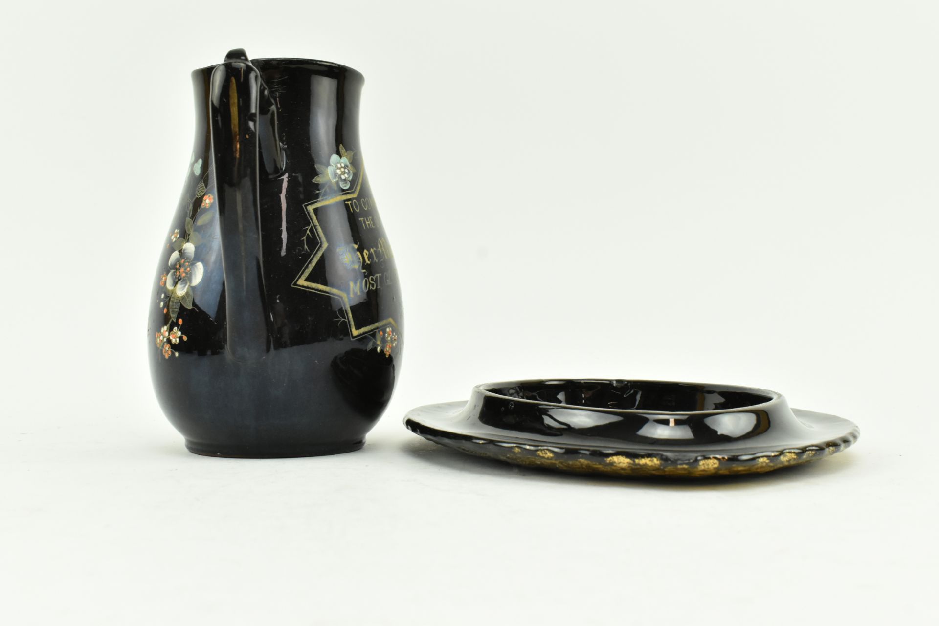 COLLECTION OF BLACK CERAMIC & GLASS LACQUER STYLE PIECES - Image 7 of 11