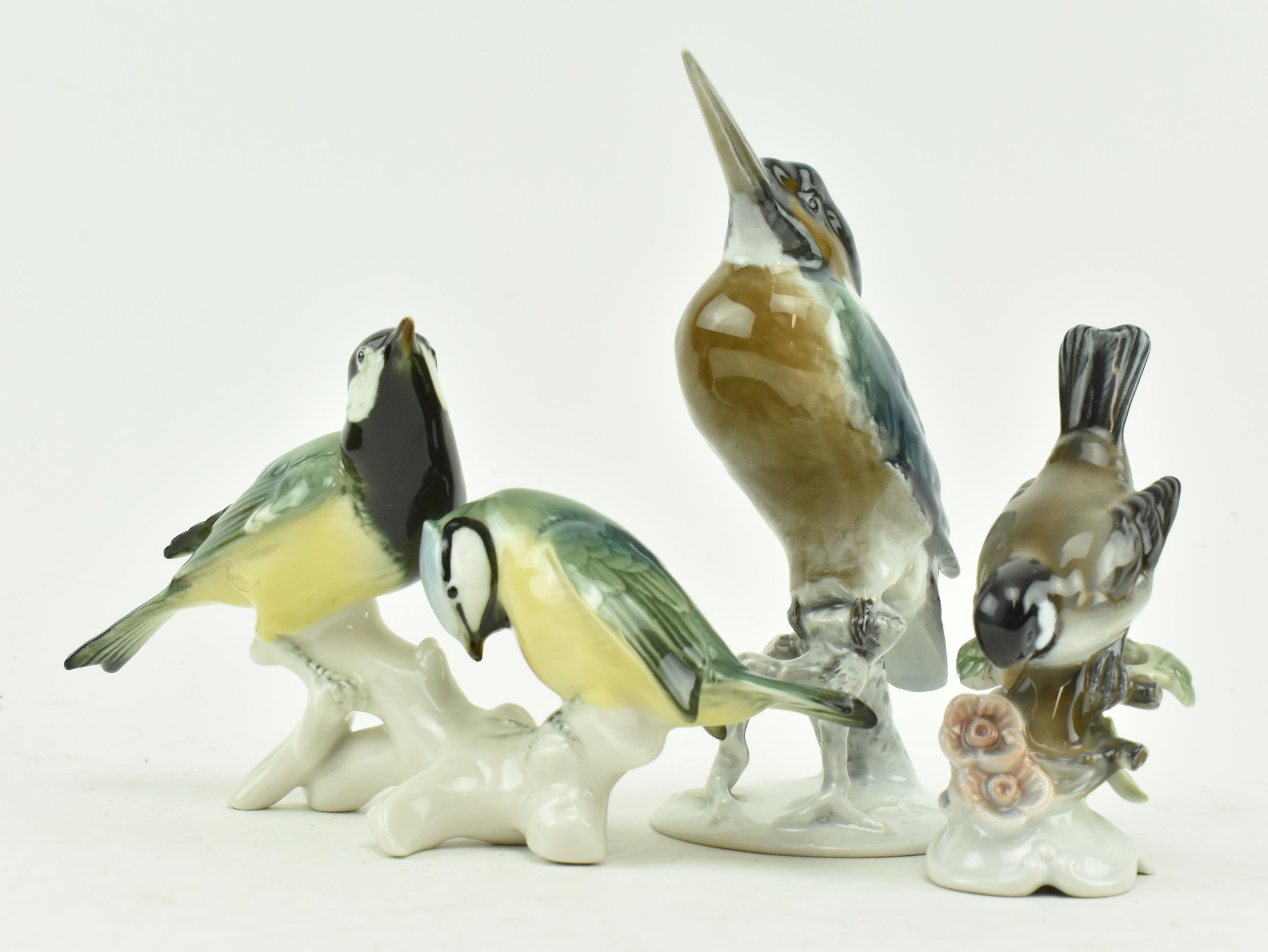 THREE CONTINENTAL PORCELAIN FIGURINES OF BIRDS