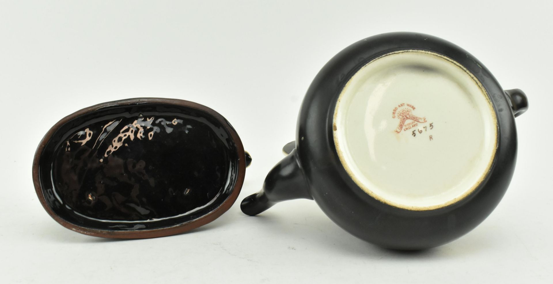 COLLECTION OF BLACK CERAMIC & GLASS LACQUER STYLE PIECES - Image 5 of 11