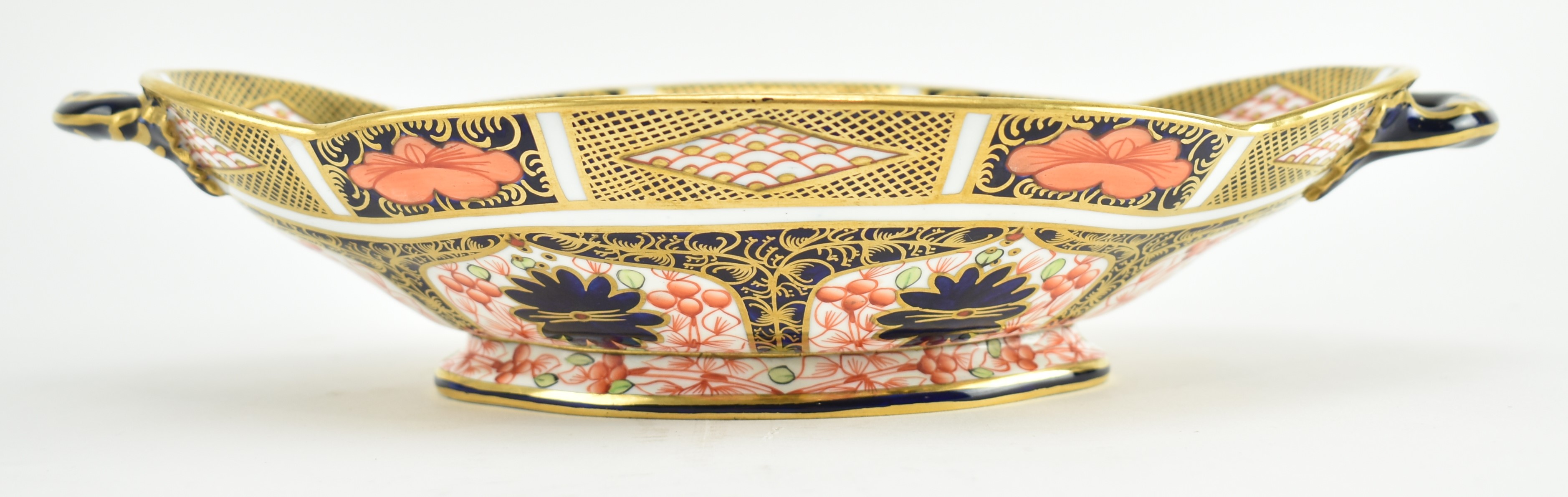 1920S ROYAL CROWN DERBY OLD IMARI DESSERT DISH WITH HANDLES - Image 2 of 6