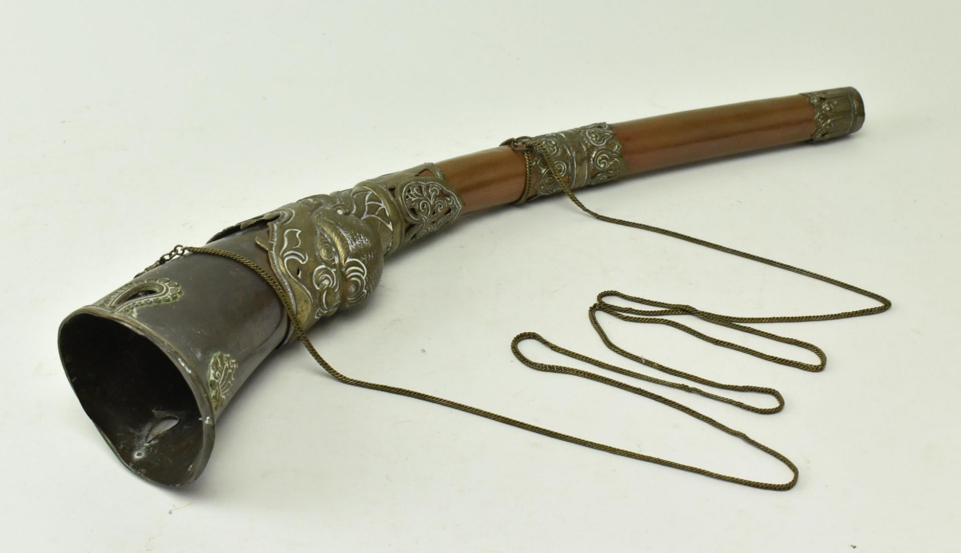 TIBETAN 19TH CENTURY RKANGLING COPPER & BRASS HORN - Image 2 of 7