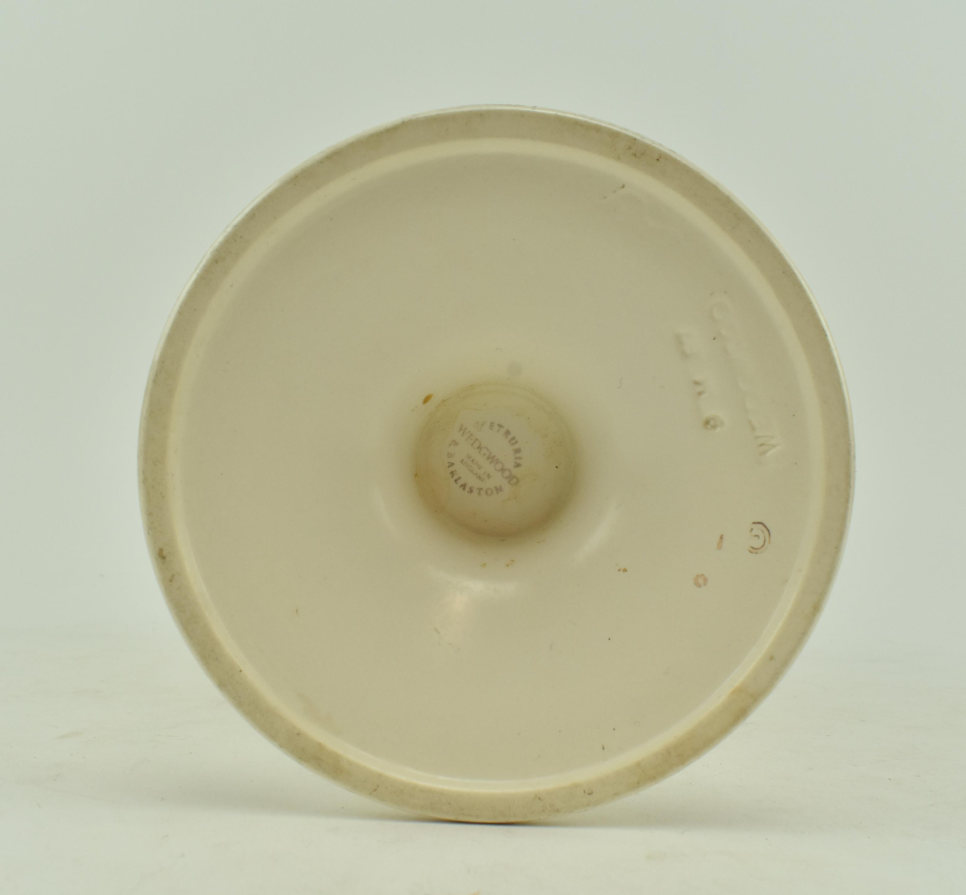 WEDGWOOD - VINTAGE CREAM RIBBED CERAMIC VASE - Image 5 of 6