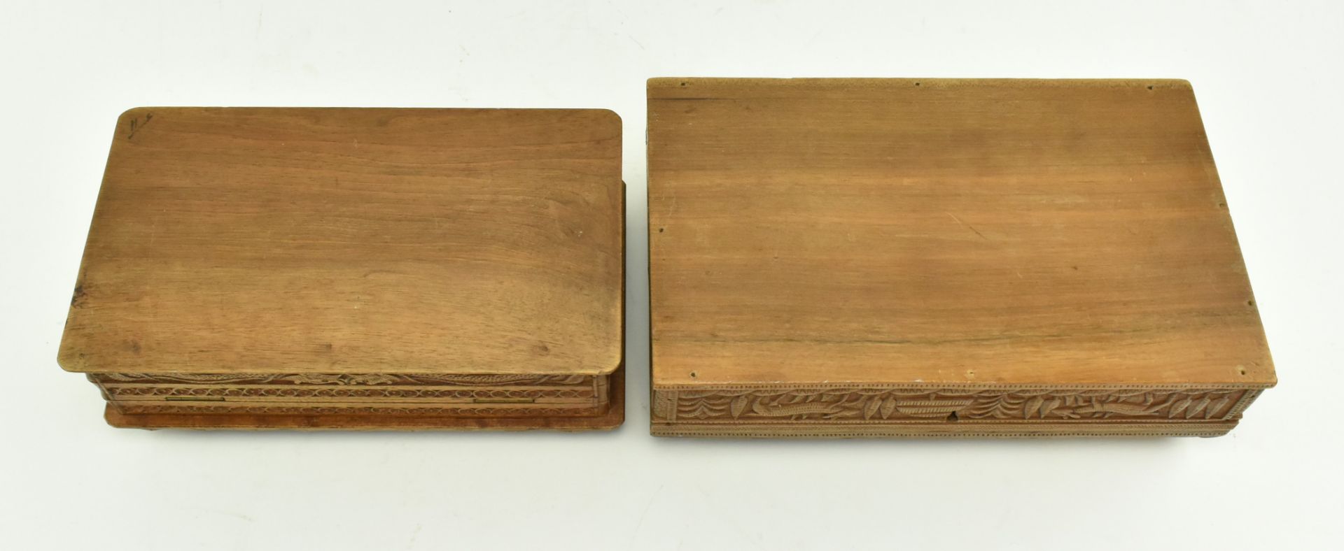 TWO HAND CARVED WOODEN BOXES - Bild 10 aus 10