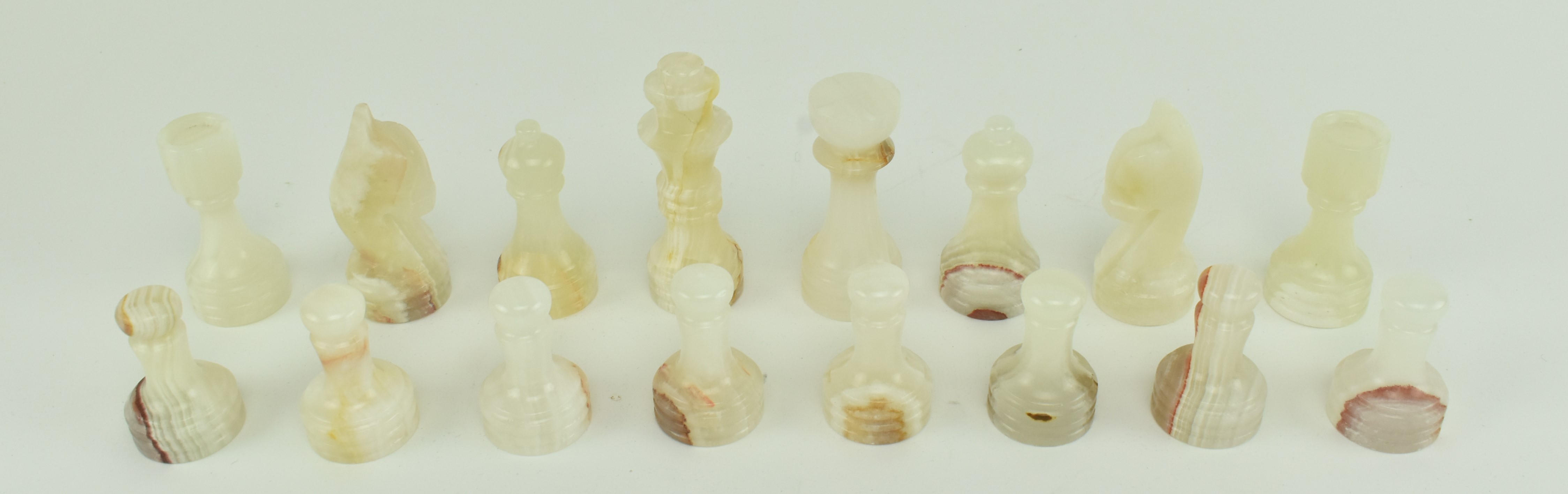 VINTAGE 20TH CENTURY ONYX CHESS SET - Image 7 of 8