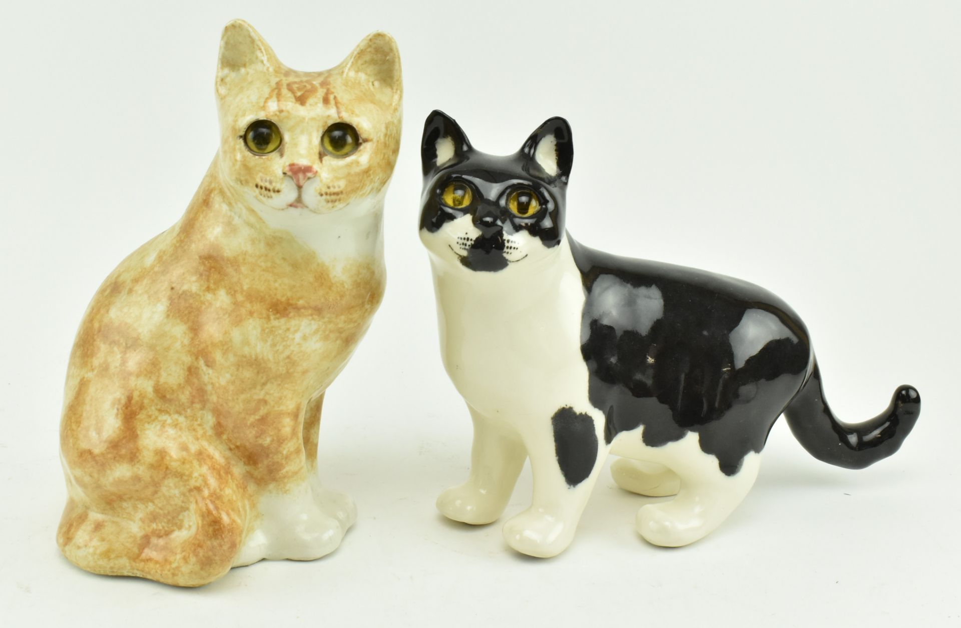 FIVE WINSTANLEY CERAMIC CATS WITH GLASS EYES - Bild 2 aus 10