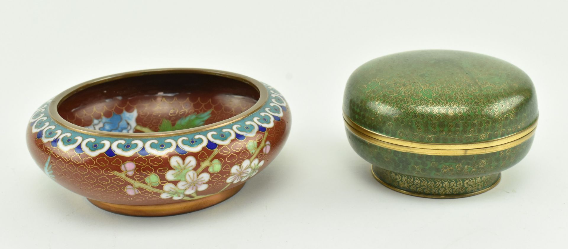 GROUP OF SEVEN CHINESE CLOISONNE VASES, JAR, CADDY AND BOXES - Image 7 of 8