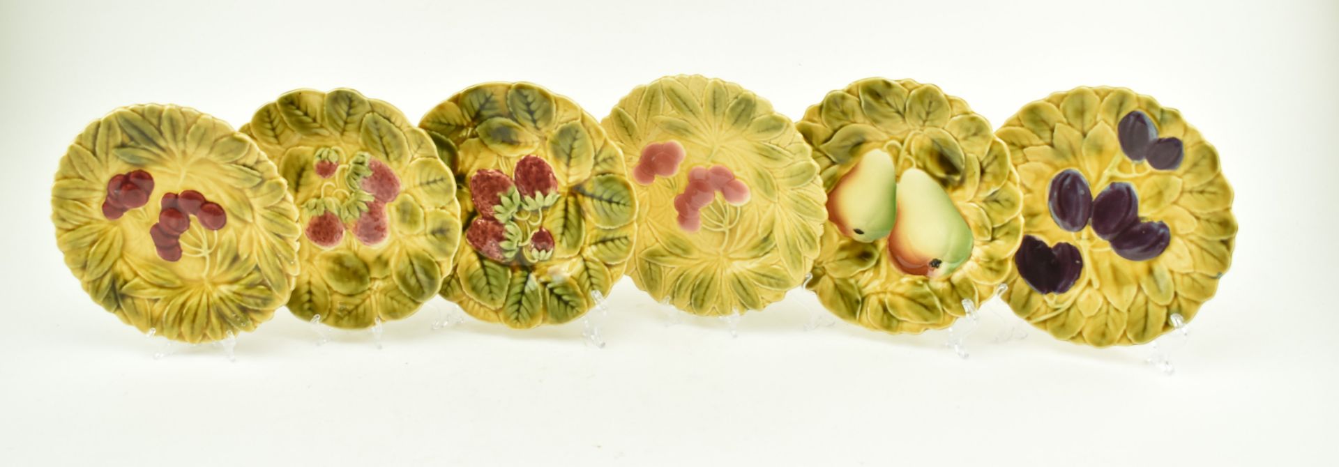 SET OF SIX MAJOLICA SARREGUEMINES FRENCH FRUIT PLATES