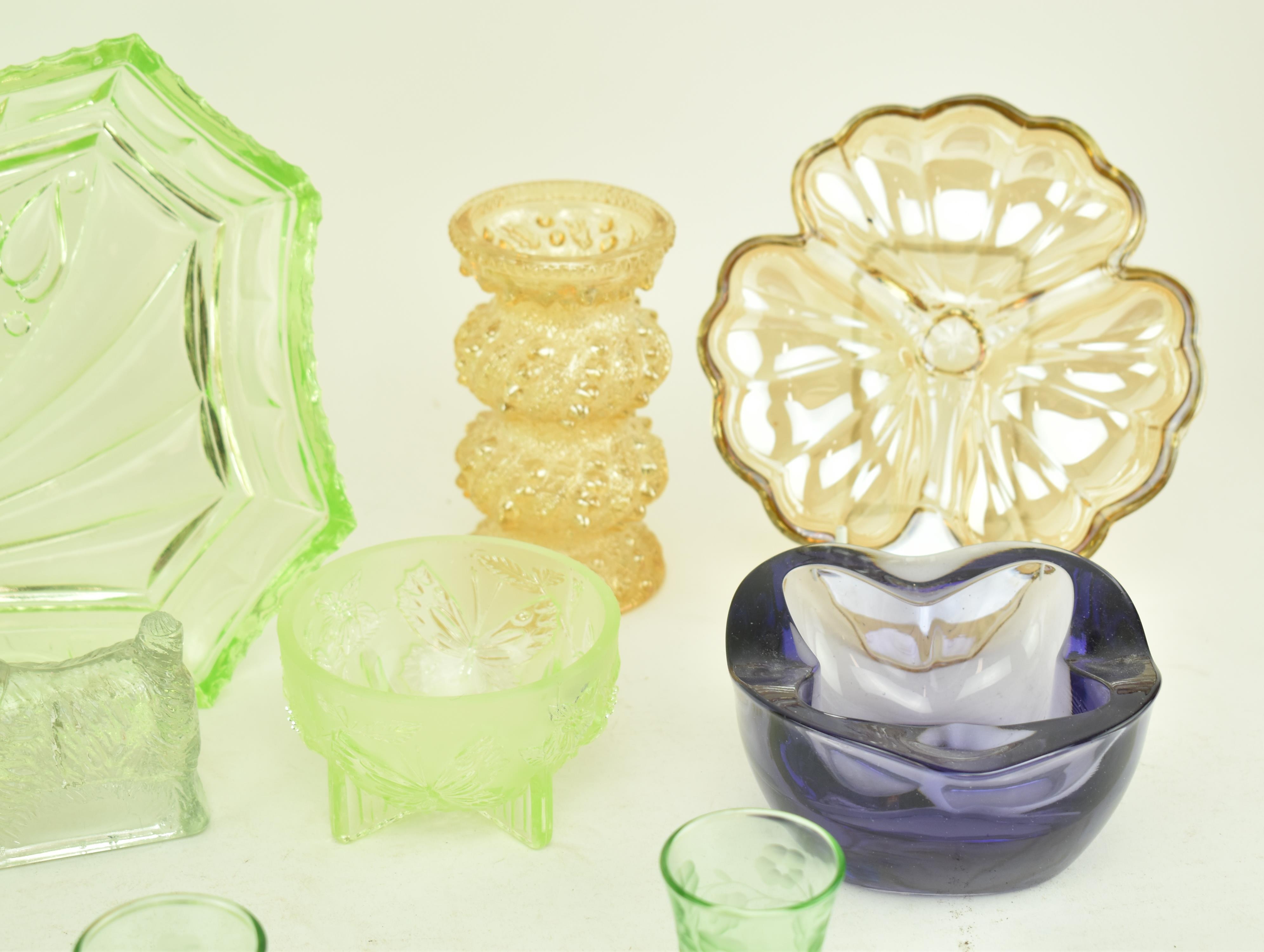 COLLECTION OF ART DECO & LATER GLASS INCL. URANIUM EXAMPLES - Bild 2 aus 6